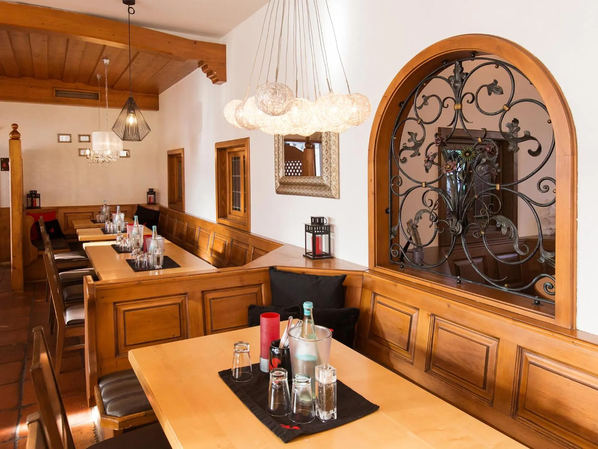 Restaurant/places to eat in DORMERO Hotel München-Kirchheim Messe