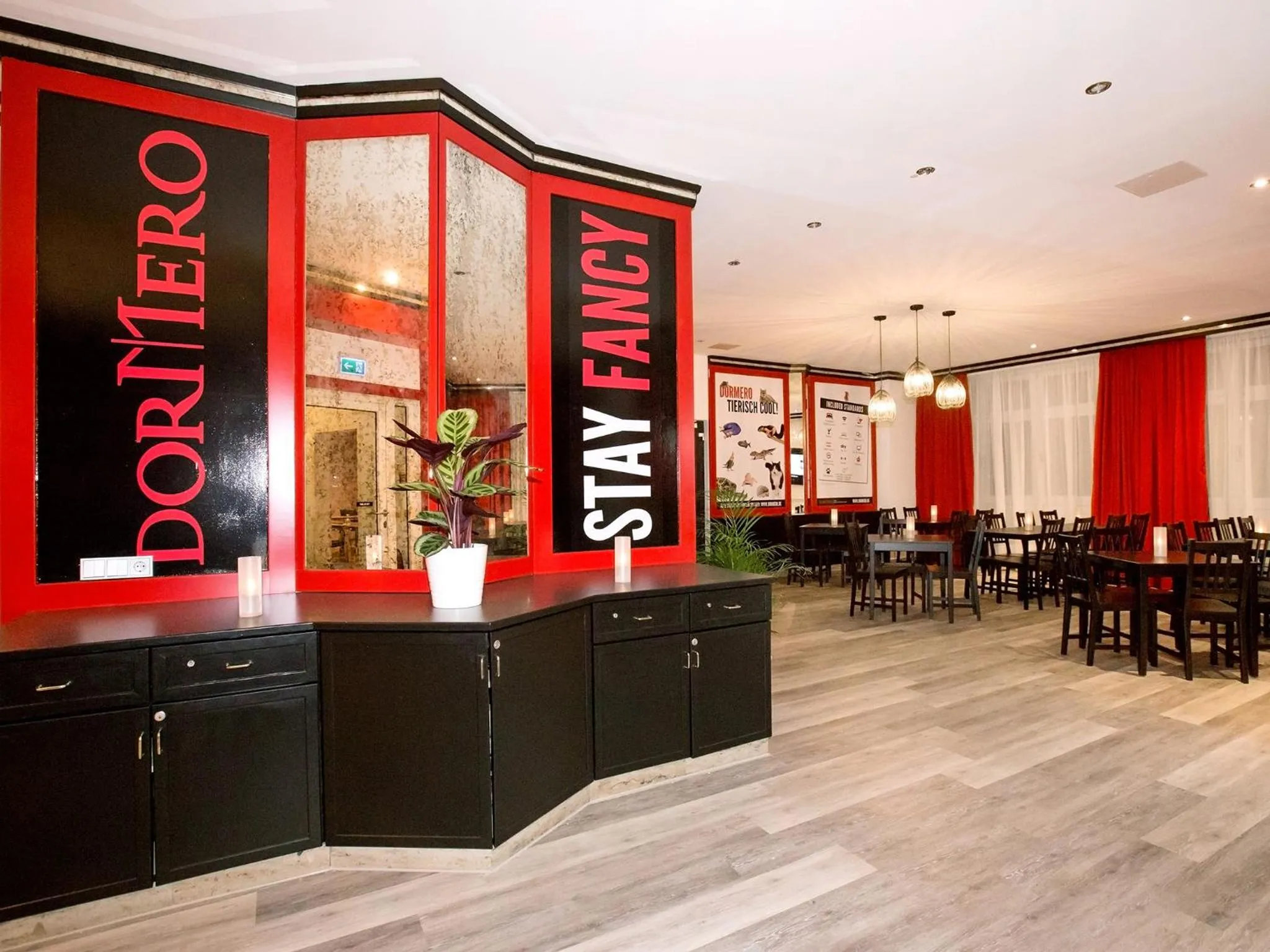 Lobby or reception in DORMERO Hotel München-Kirchheim Messe