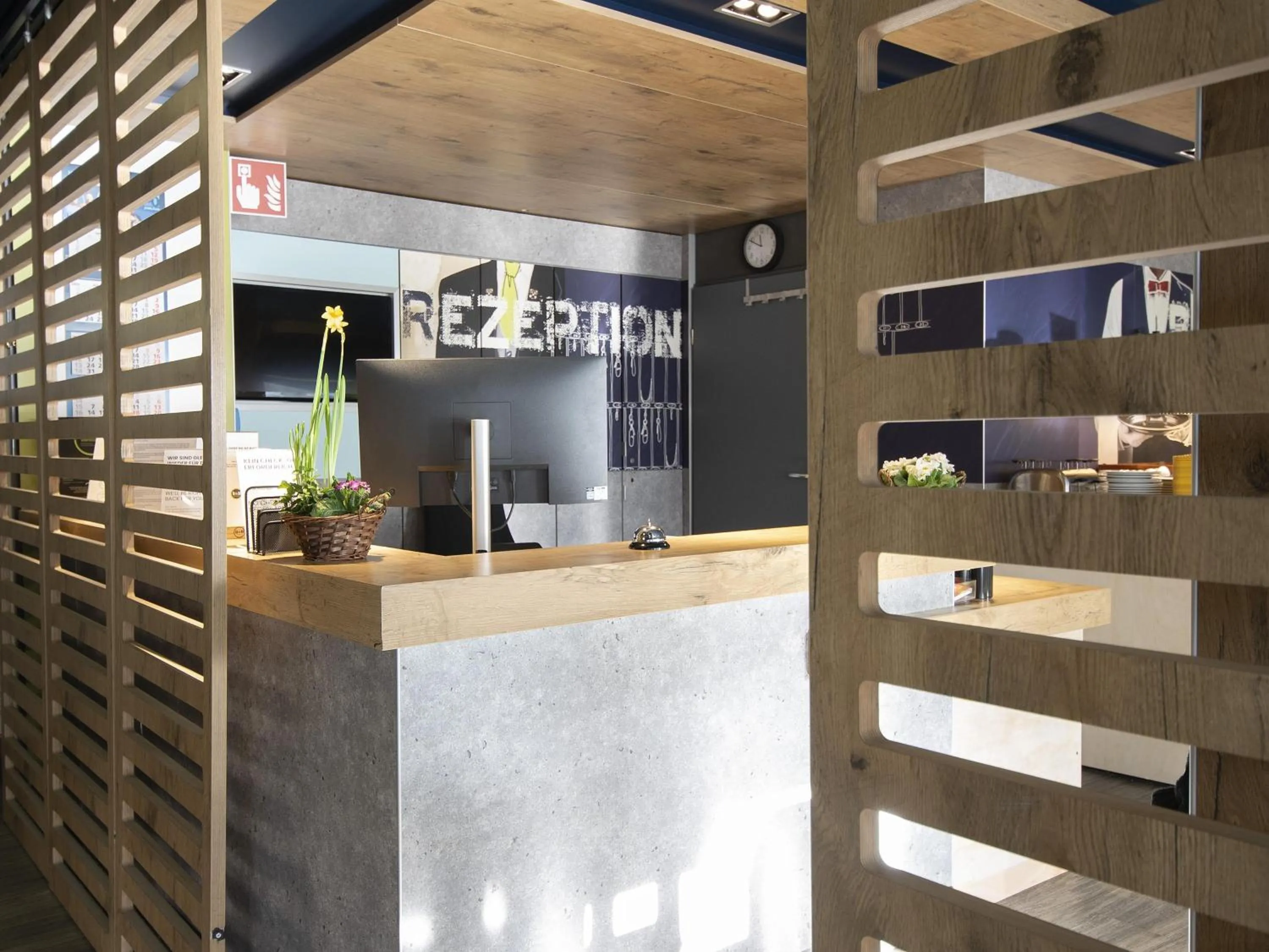 Lobby or reception in B&B HOTEL Düren