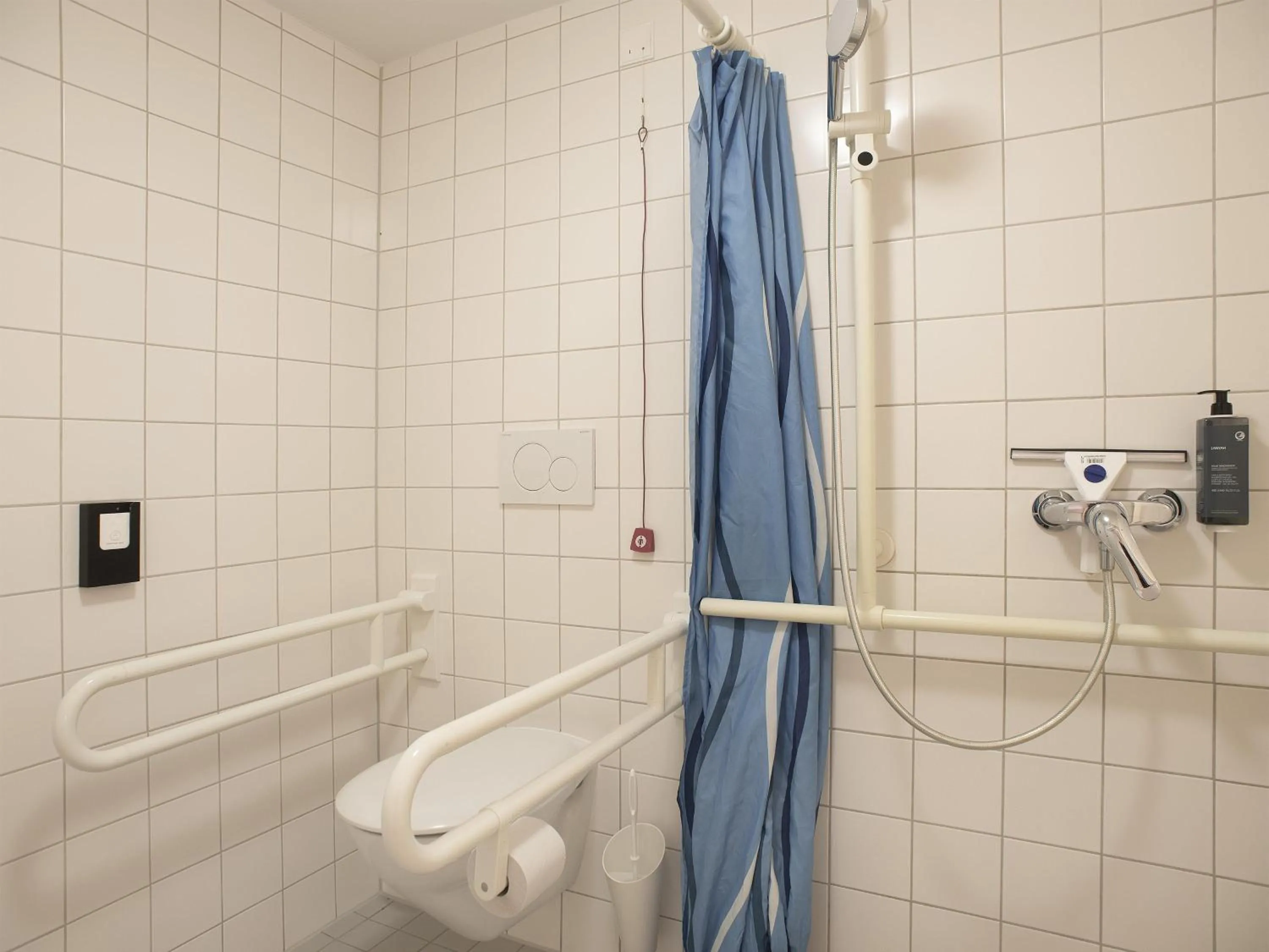 Bathroom in B&B HOTEL Düren