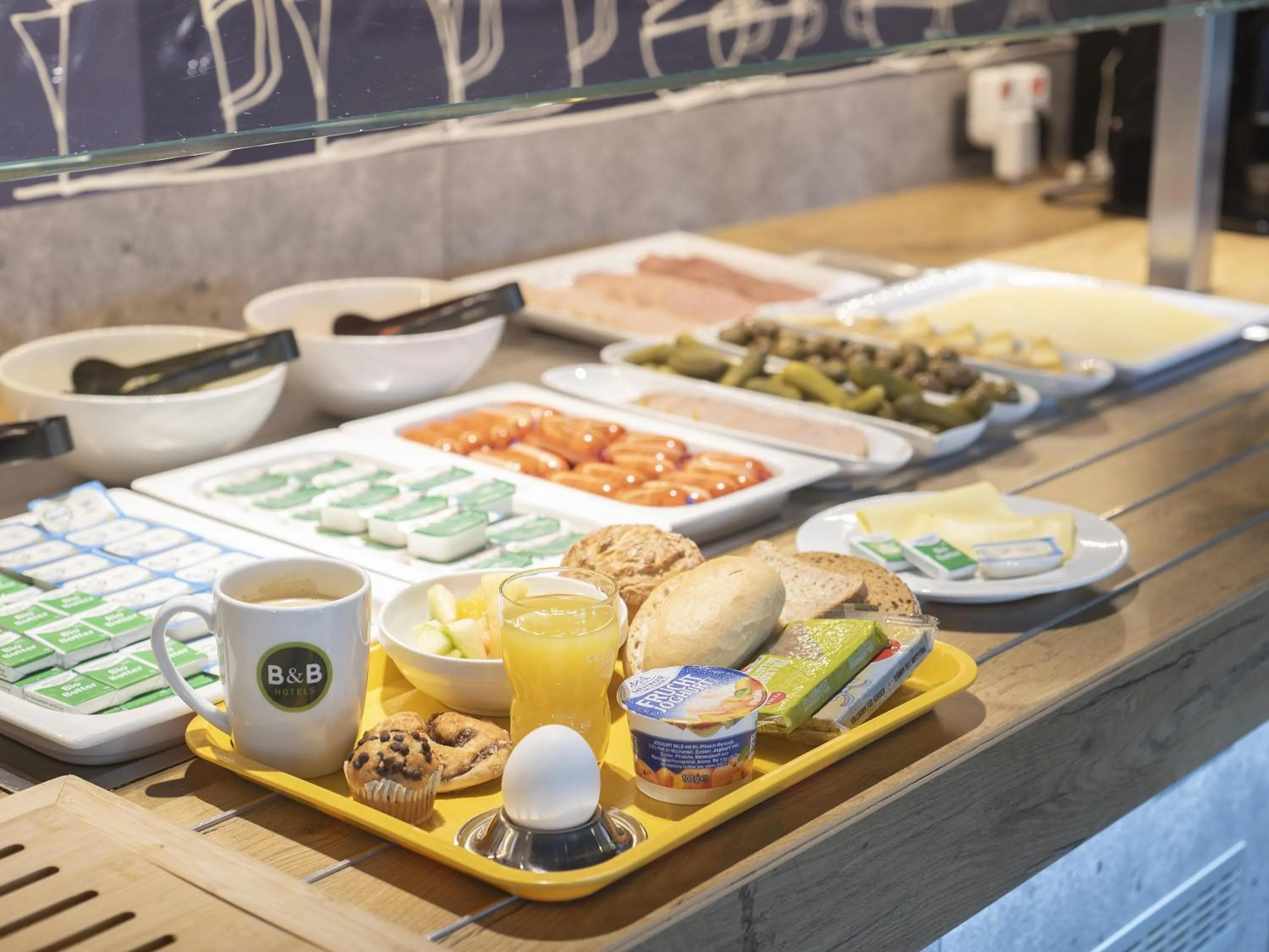 Restaurant/places to eat in B&B HOTEL Düren