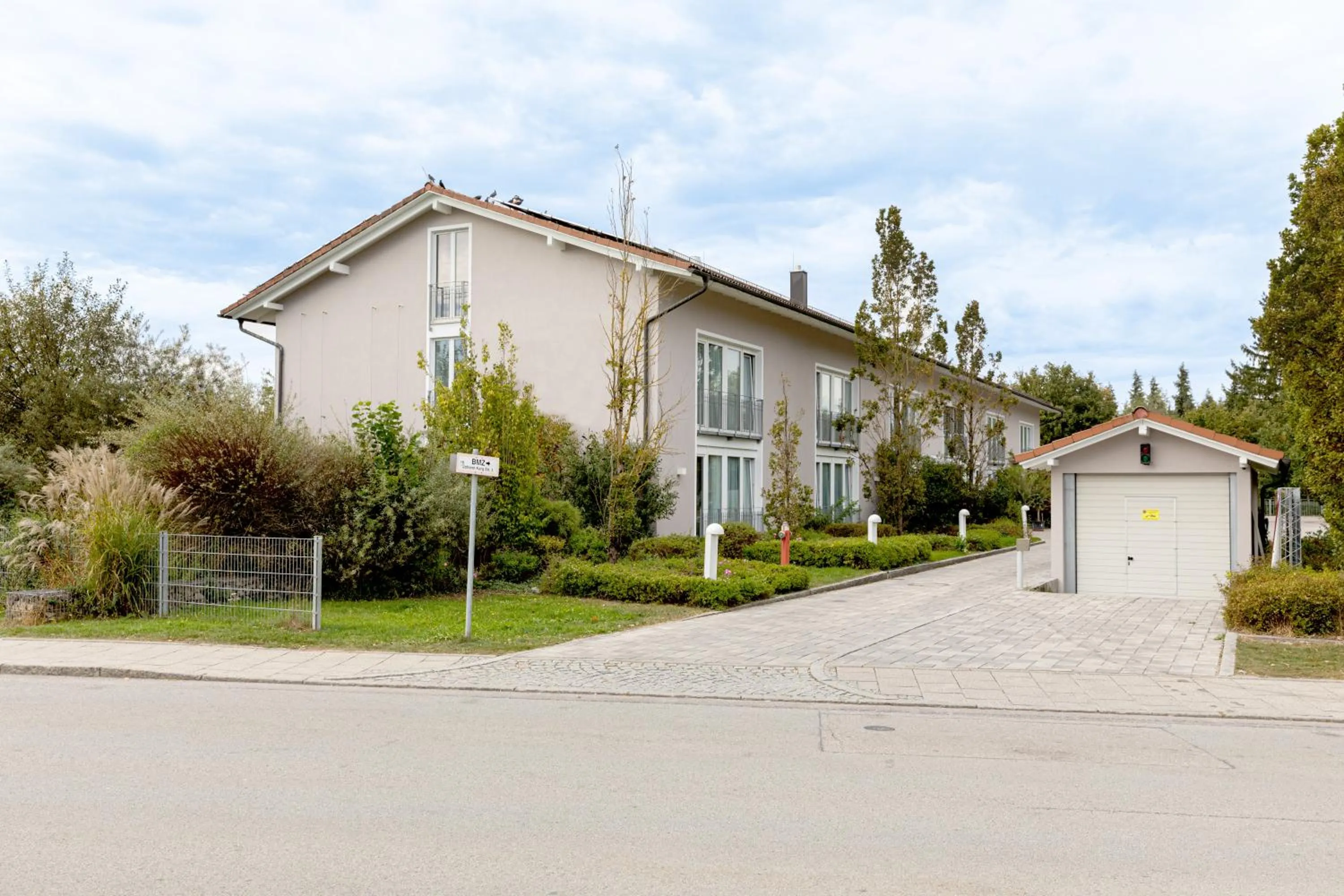 Property building in MEAT UND STAY Hotel