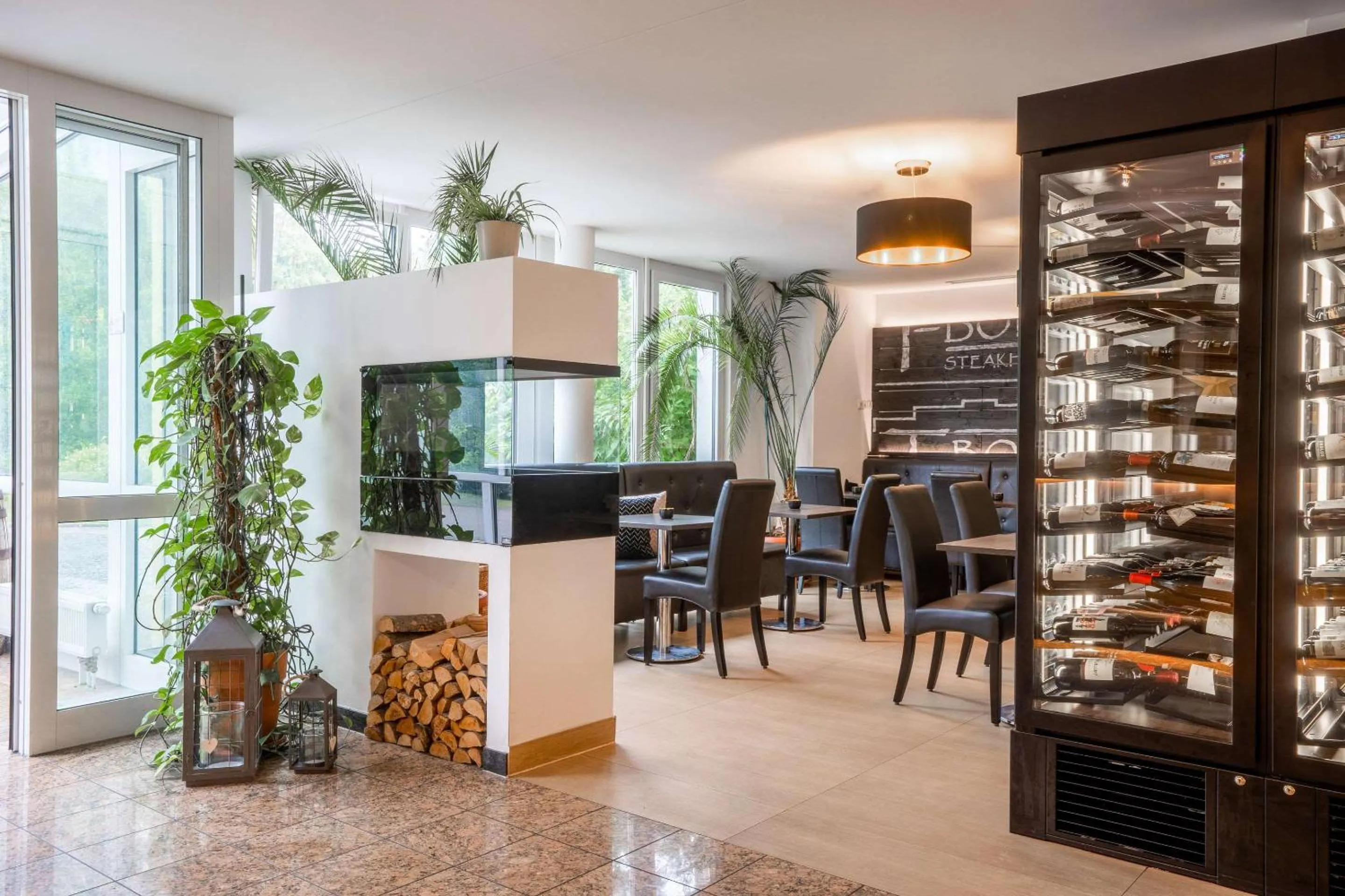 Lobby or reception in MEAT UND STAY Hotel