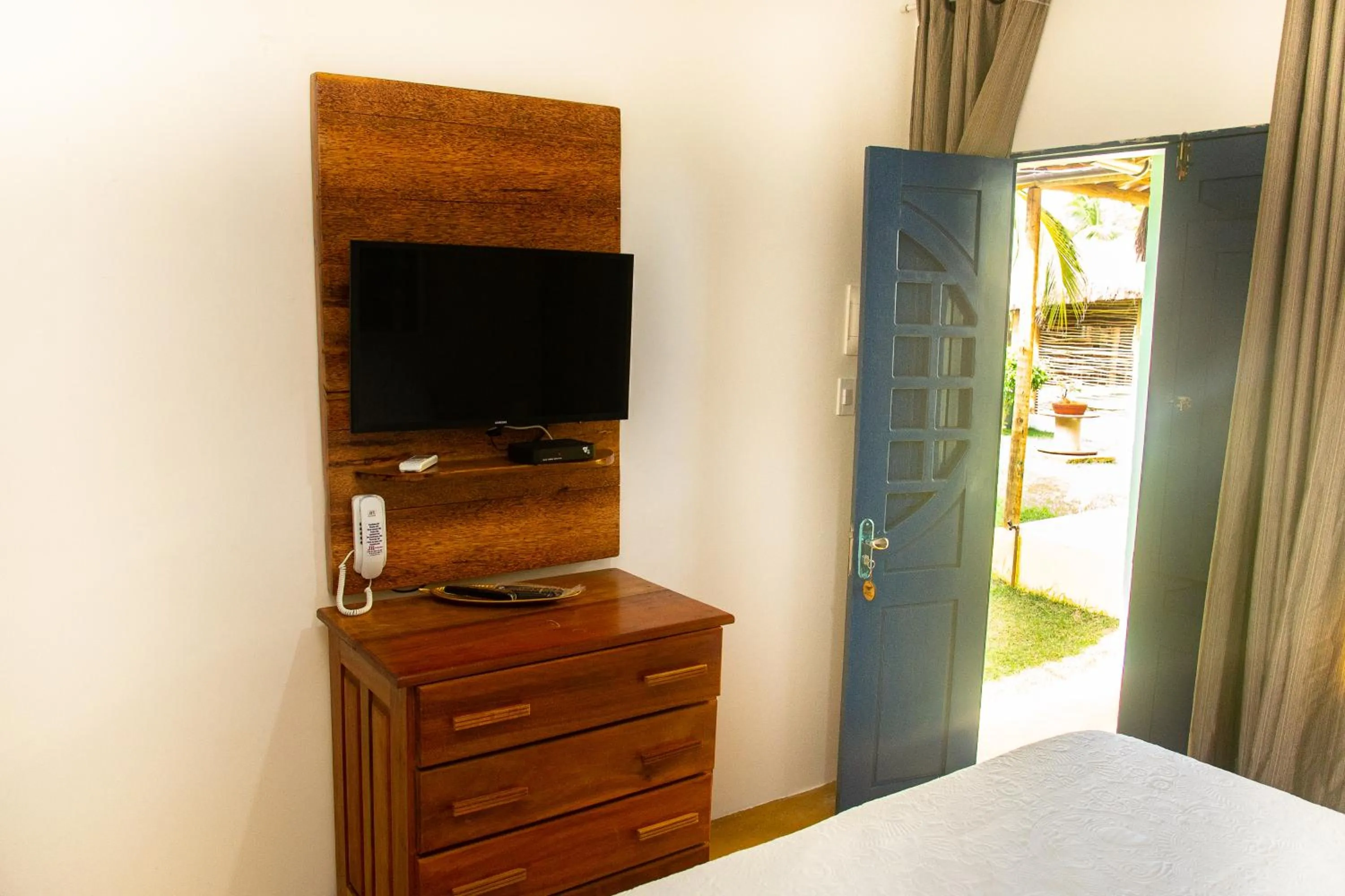 TV and multimedia, Bed in POUSADA PONTA DA ASA