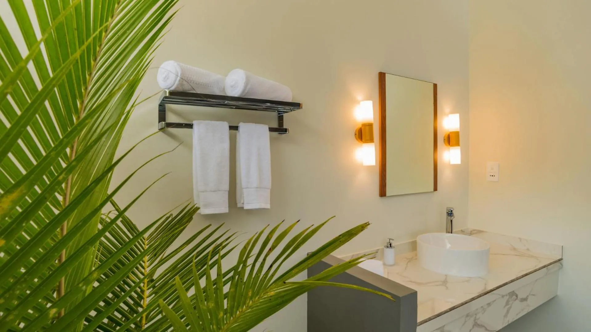 Bathroom in Fiyavalhu Resort Maldives