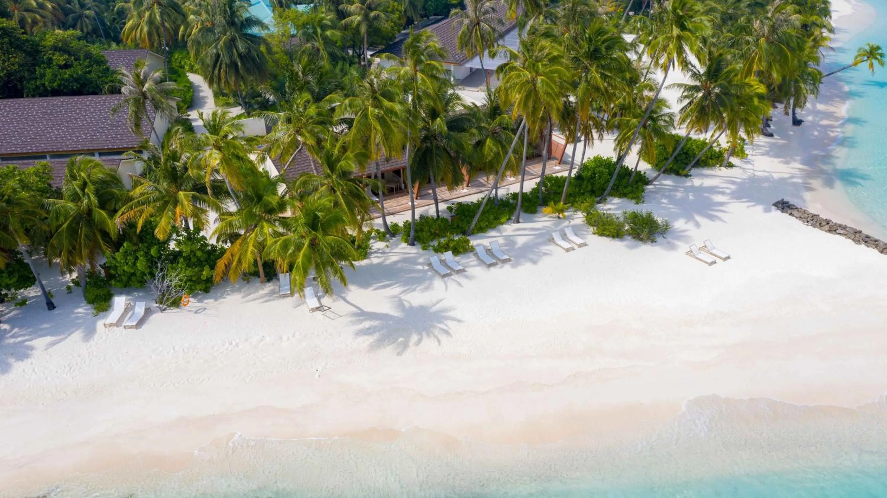 Property building in Fiyavalhu Resort Maldives