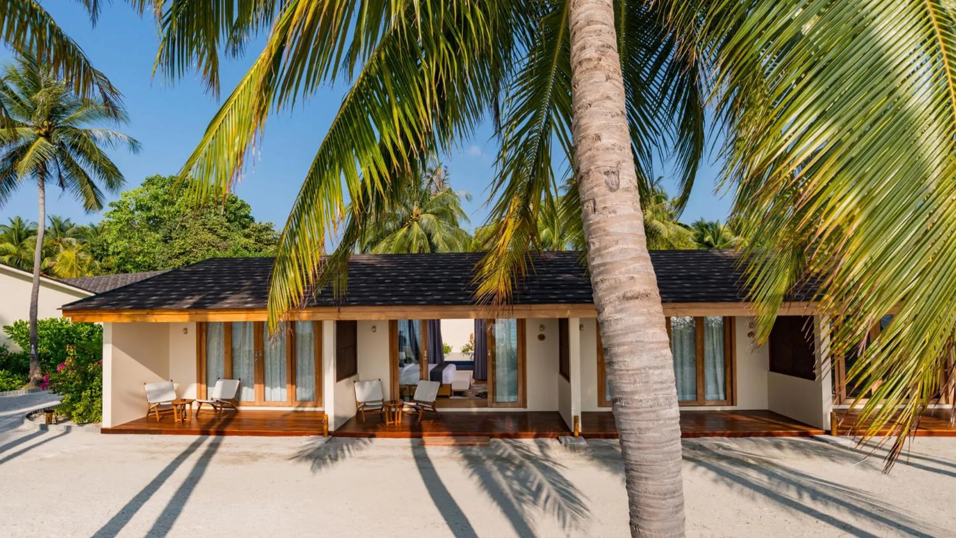 Facade/entrance in Fiyavalhu Resort Maldives