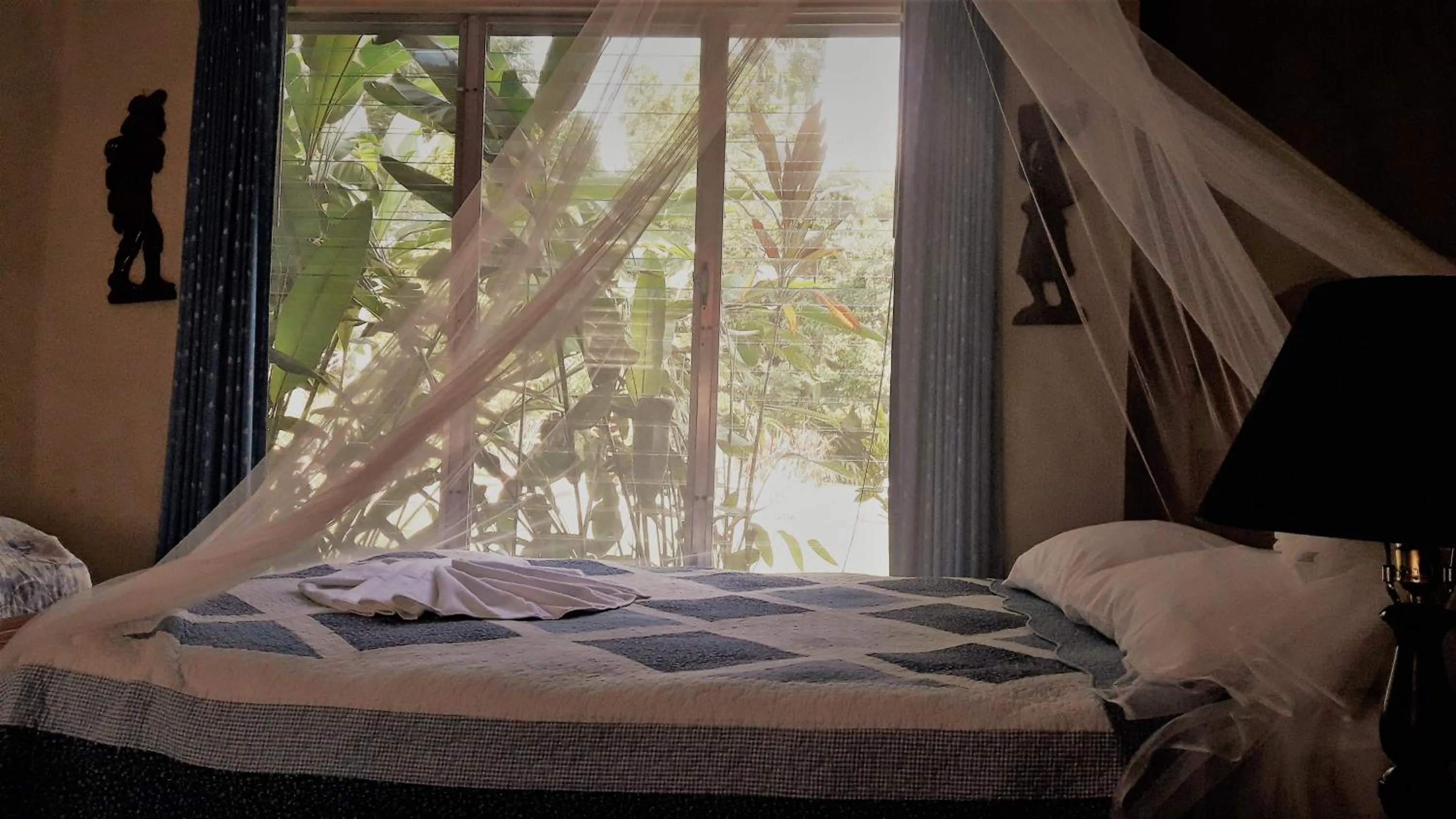 Bed in Hotel Tikal Inn