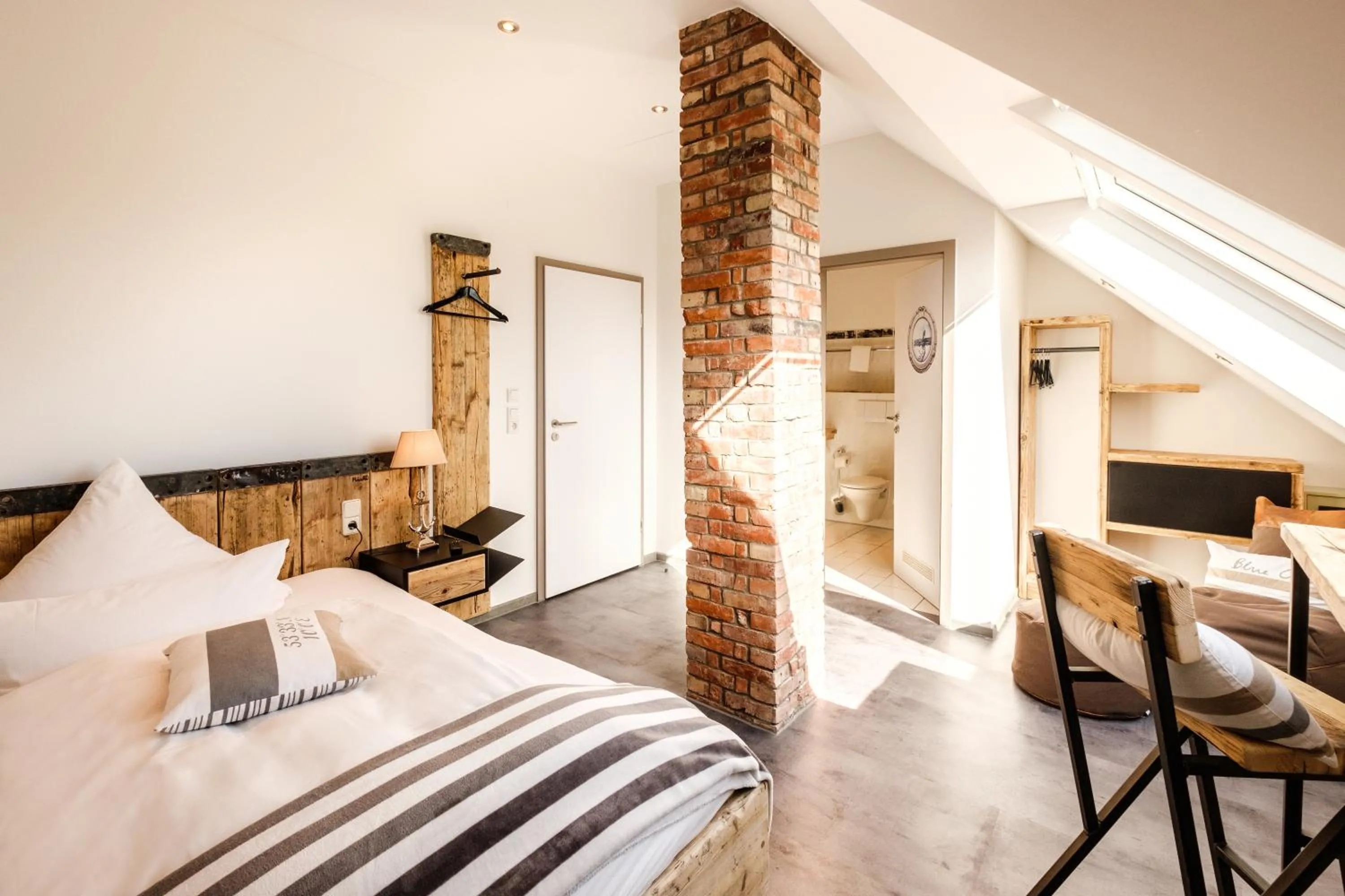 Photo of the whole room, Bed in Das 53°Hotel