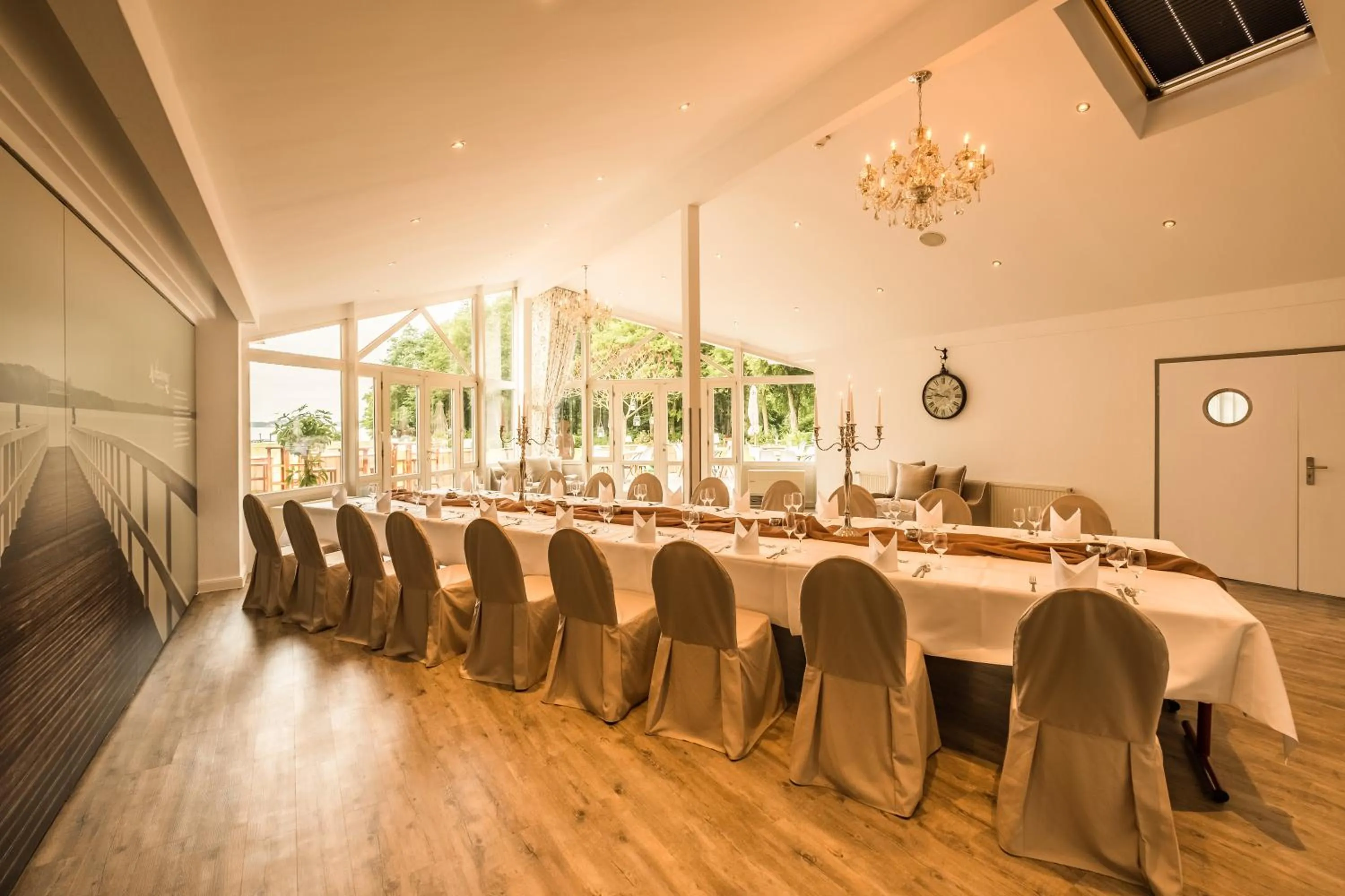 Business facilities in Das 53°Hotel