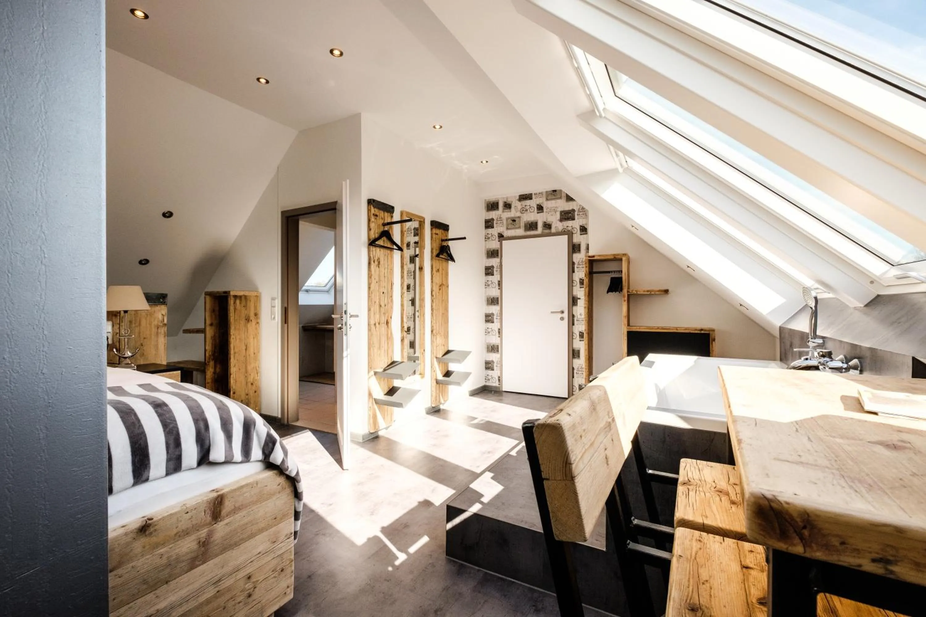 Photo of the whole room, Bed in Das 53°Hotel