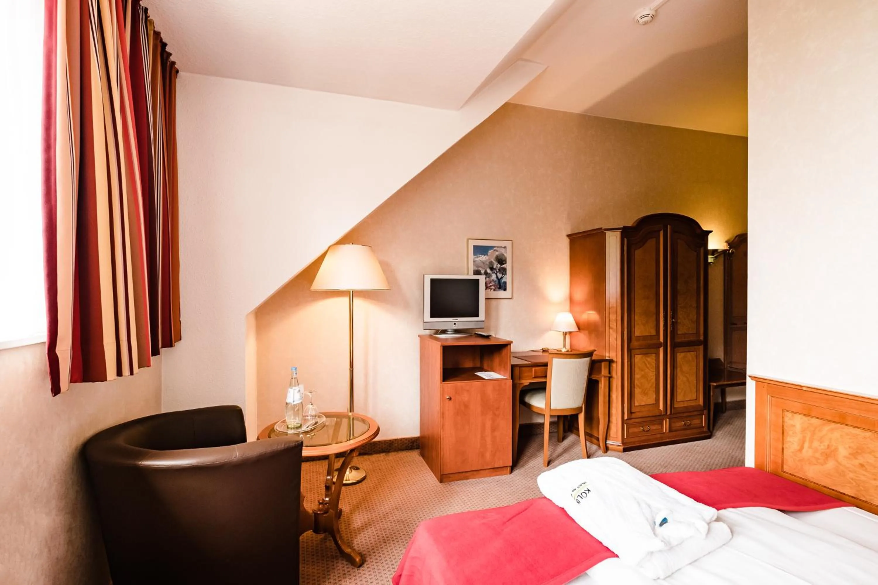 Photo of the whole room, Bed in Das 53°Hotel