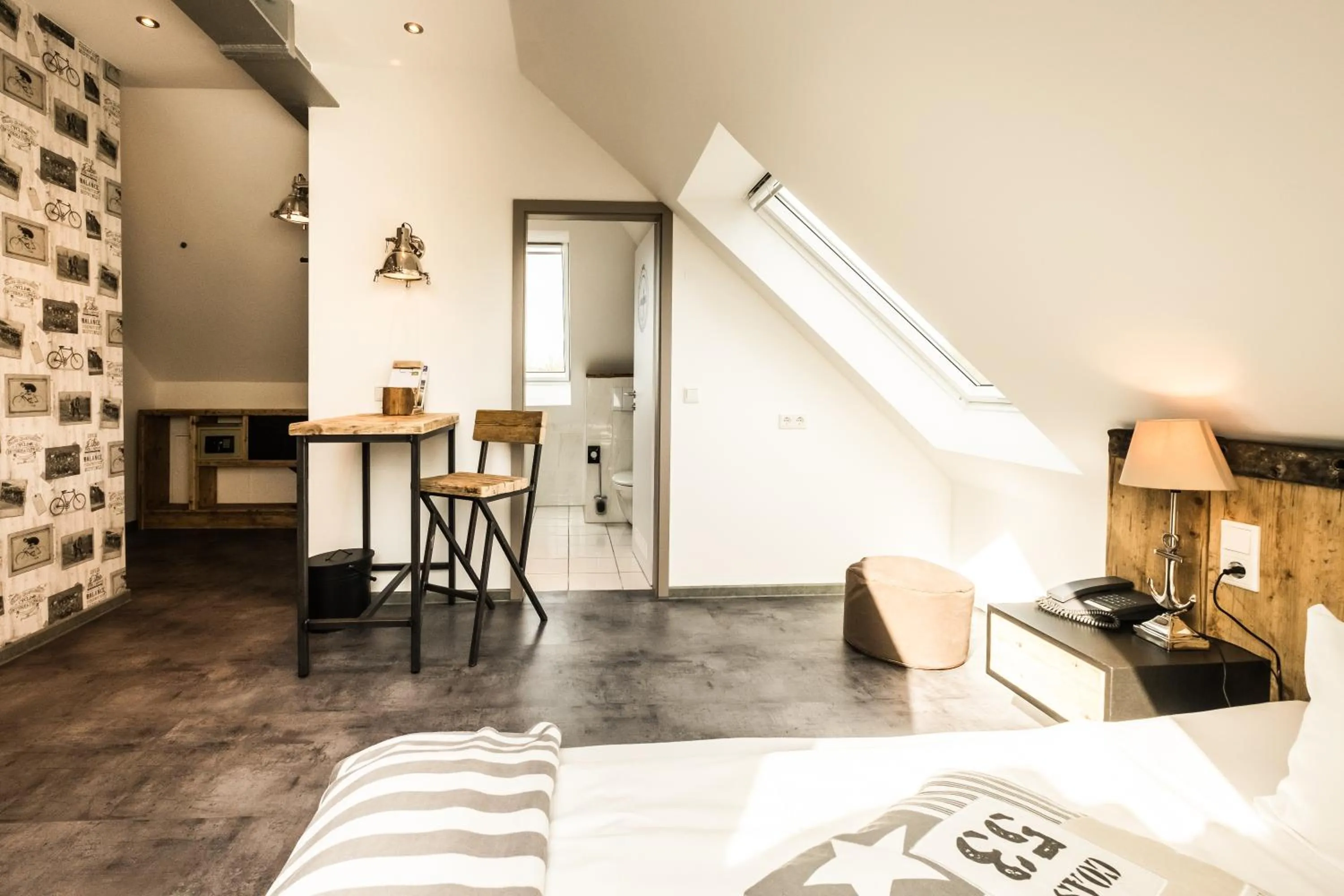 Photo of the whole room, Bed in Das 53°Hotel