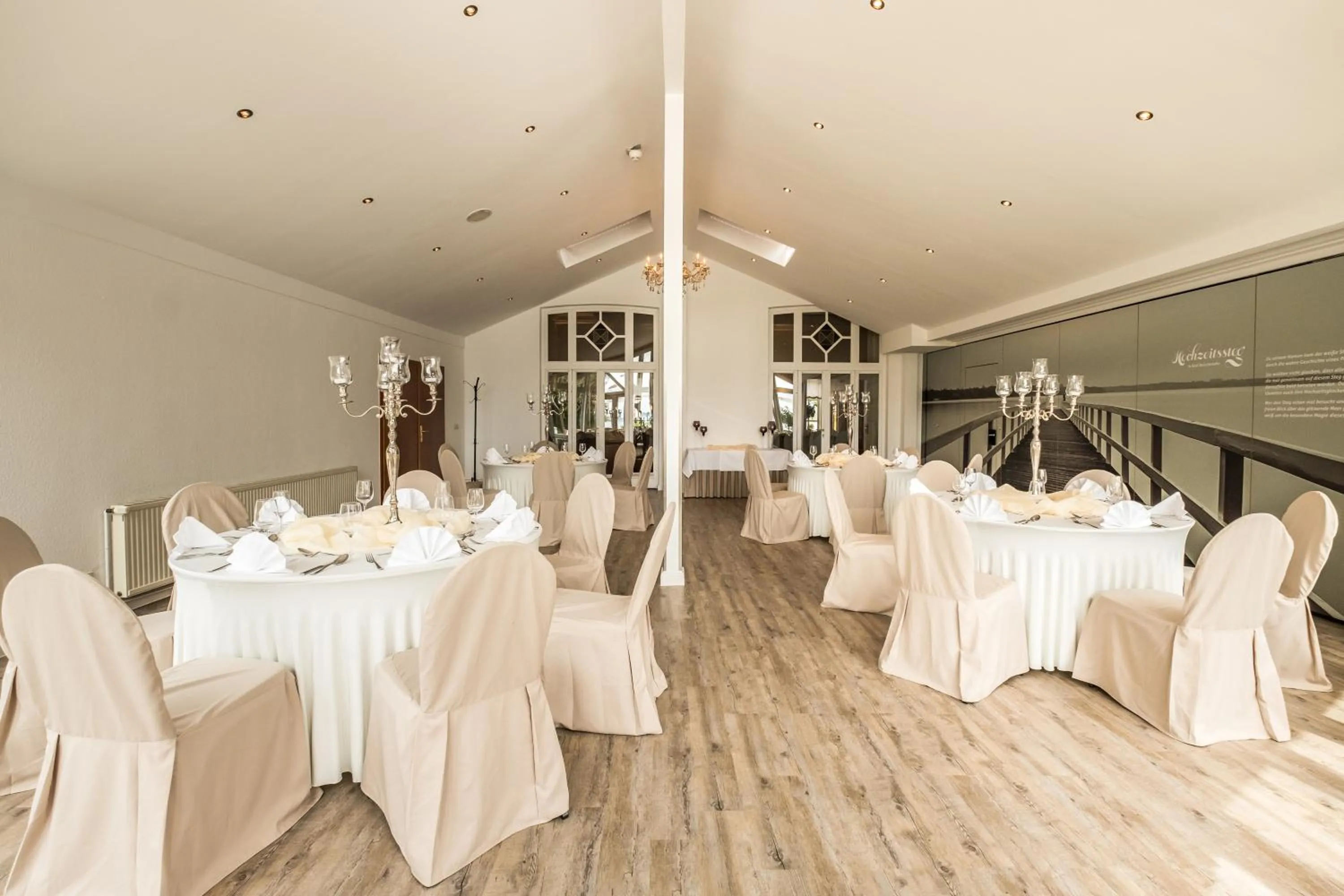 Business facilities in Das 53°Hotel