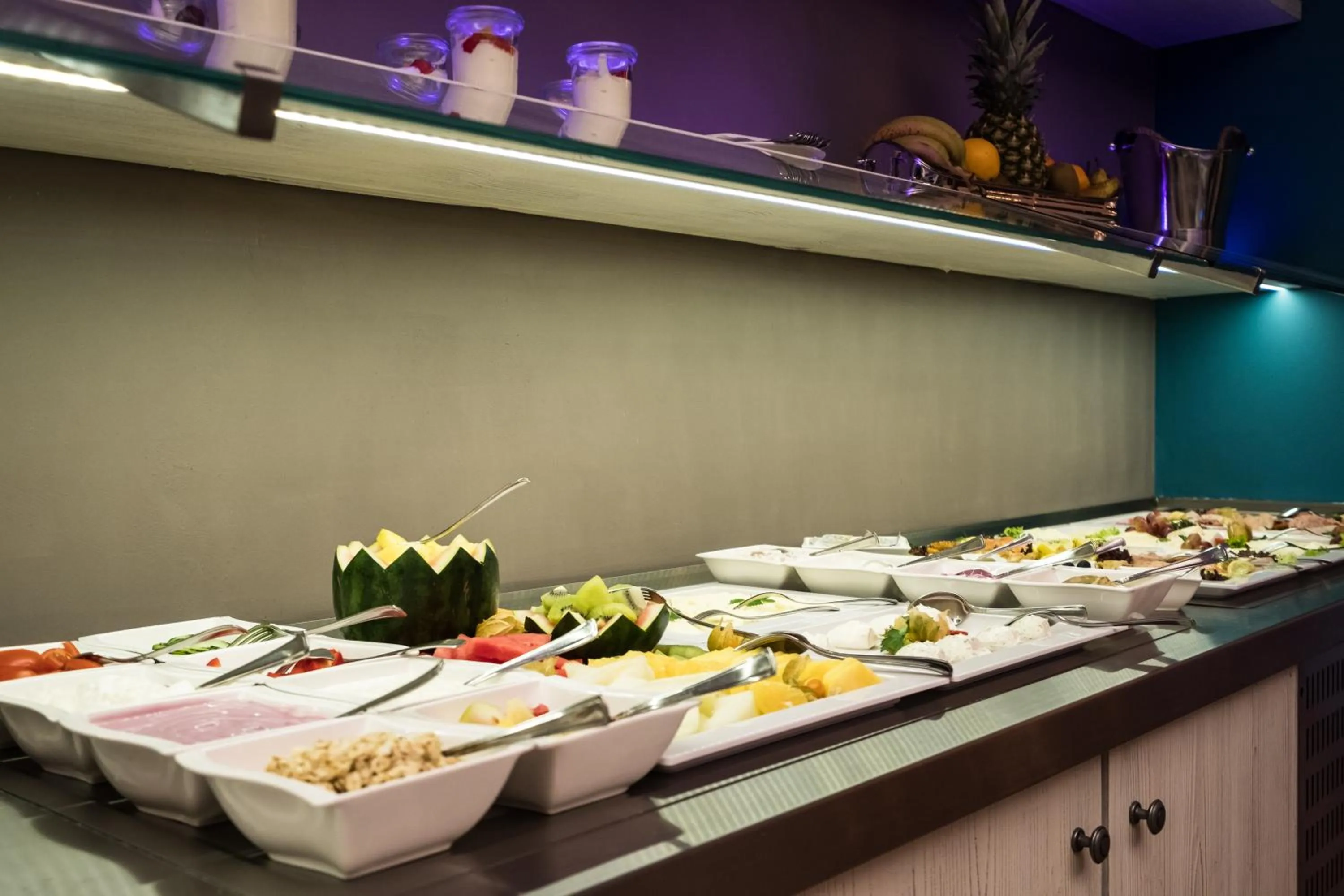 Buffet breakfast in Das 53°Hotel