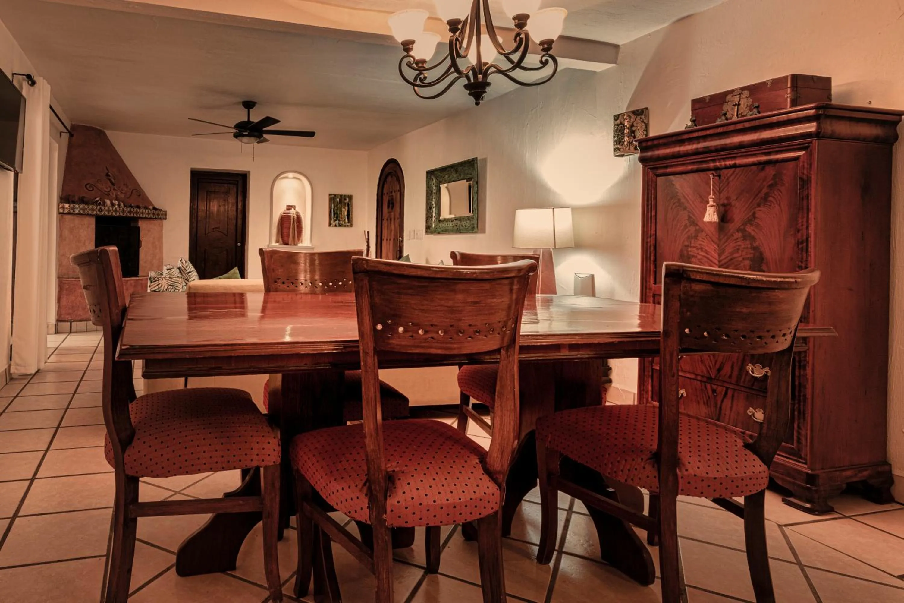 Dining area in Casa del Sol Inn