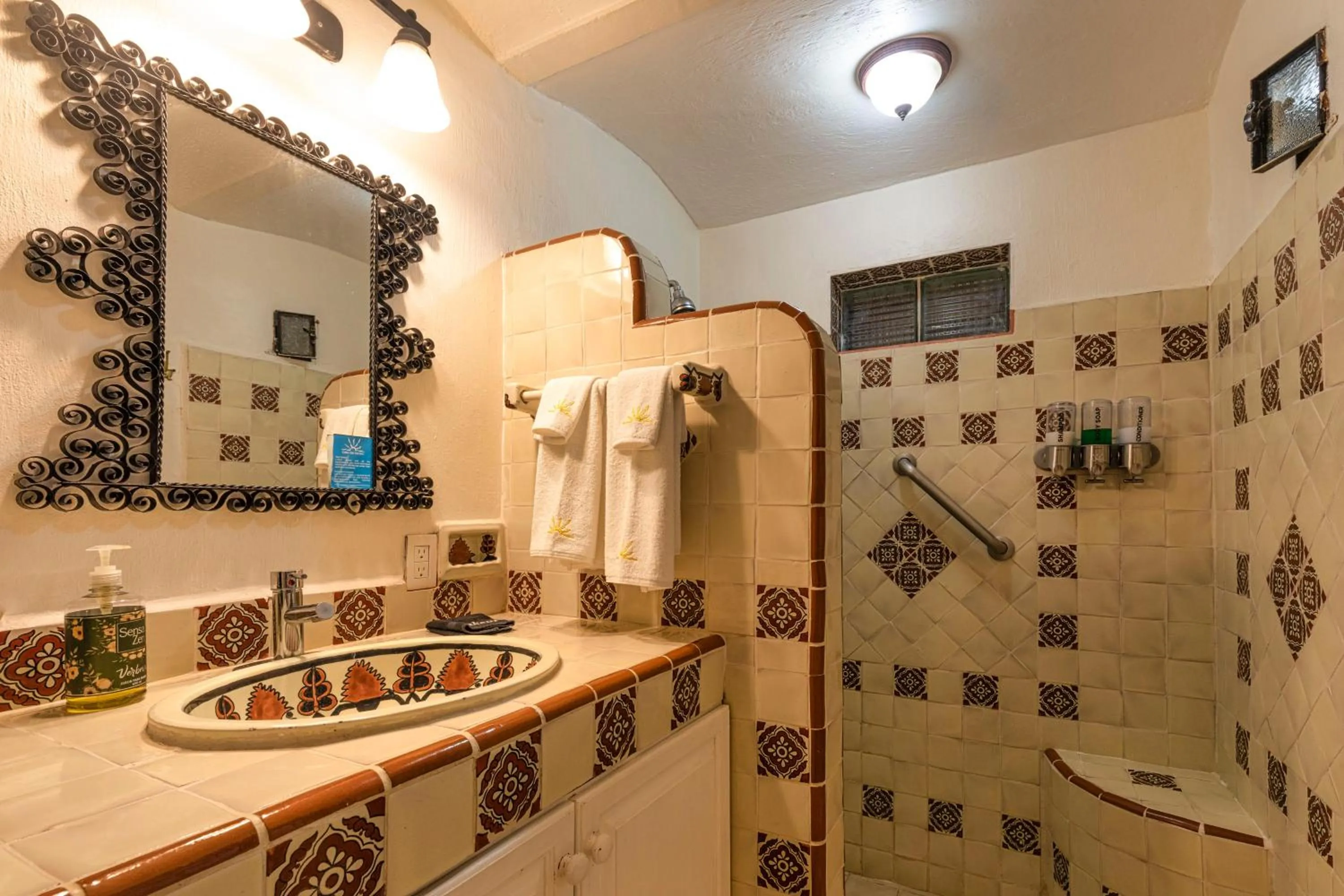 Bathroom in Casa del Sol Inn