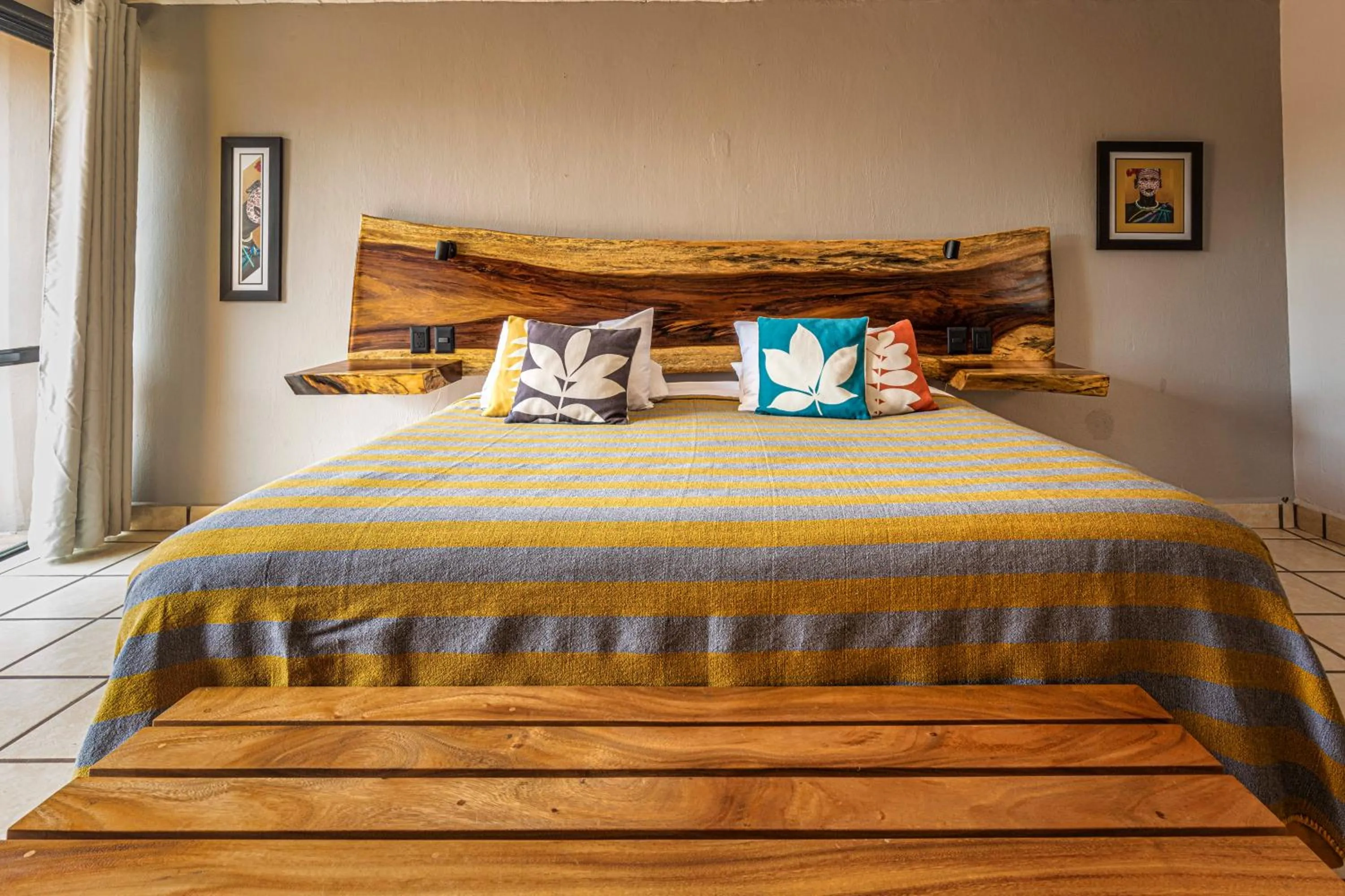 Bed in Casa del Sol Inn