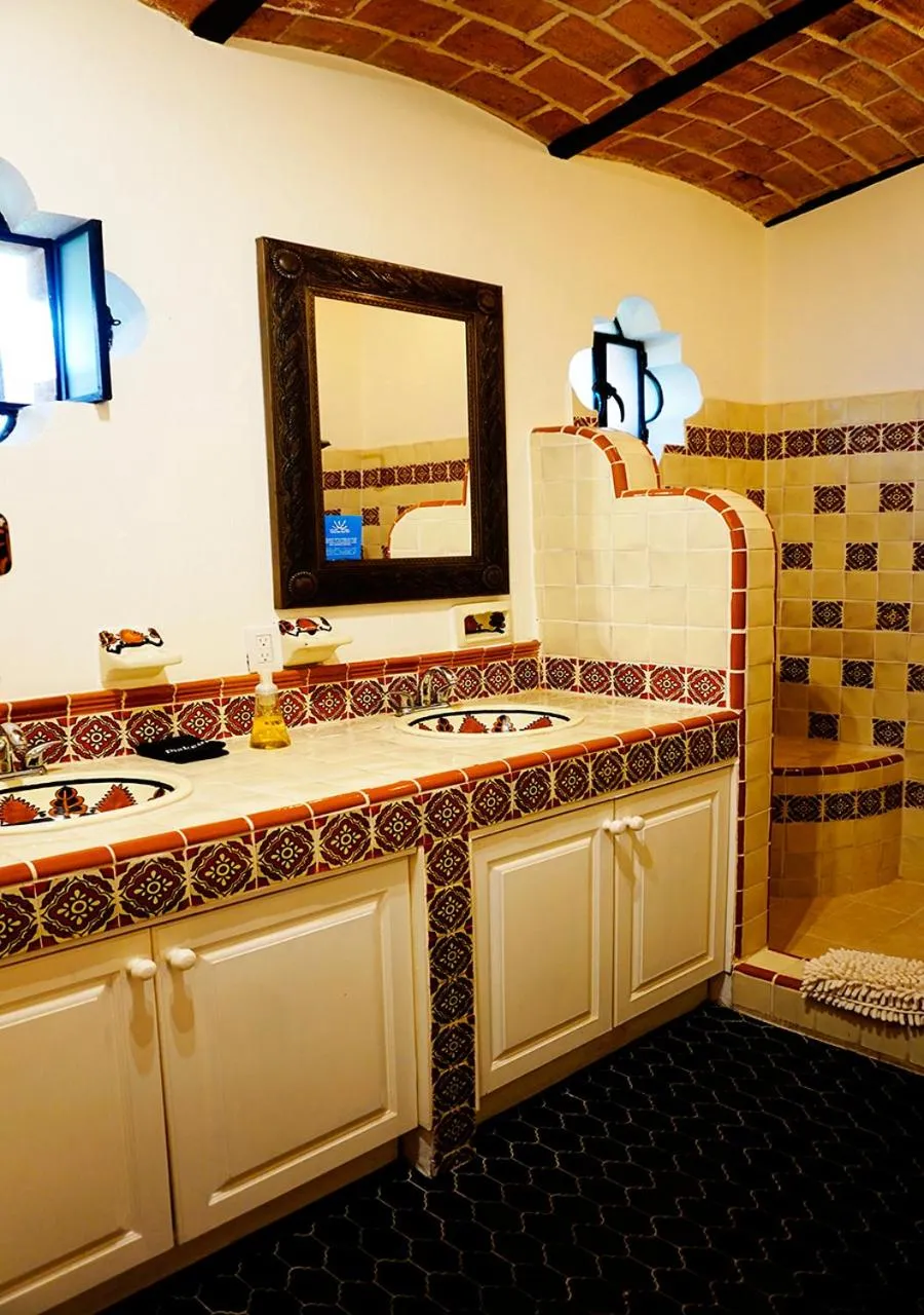 Bathroom in Casa del Sol Inn