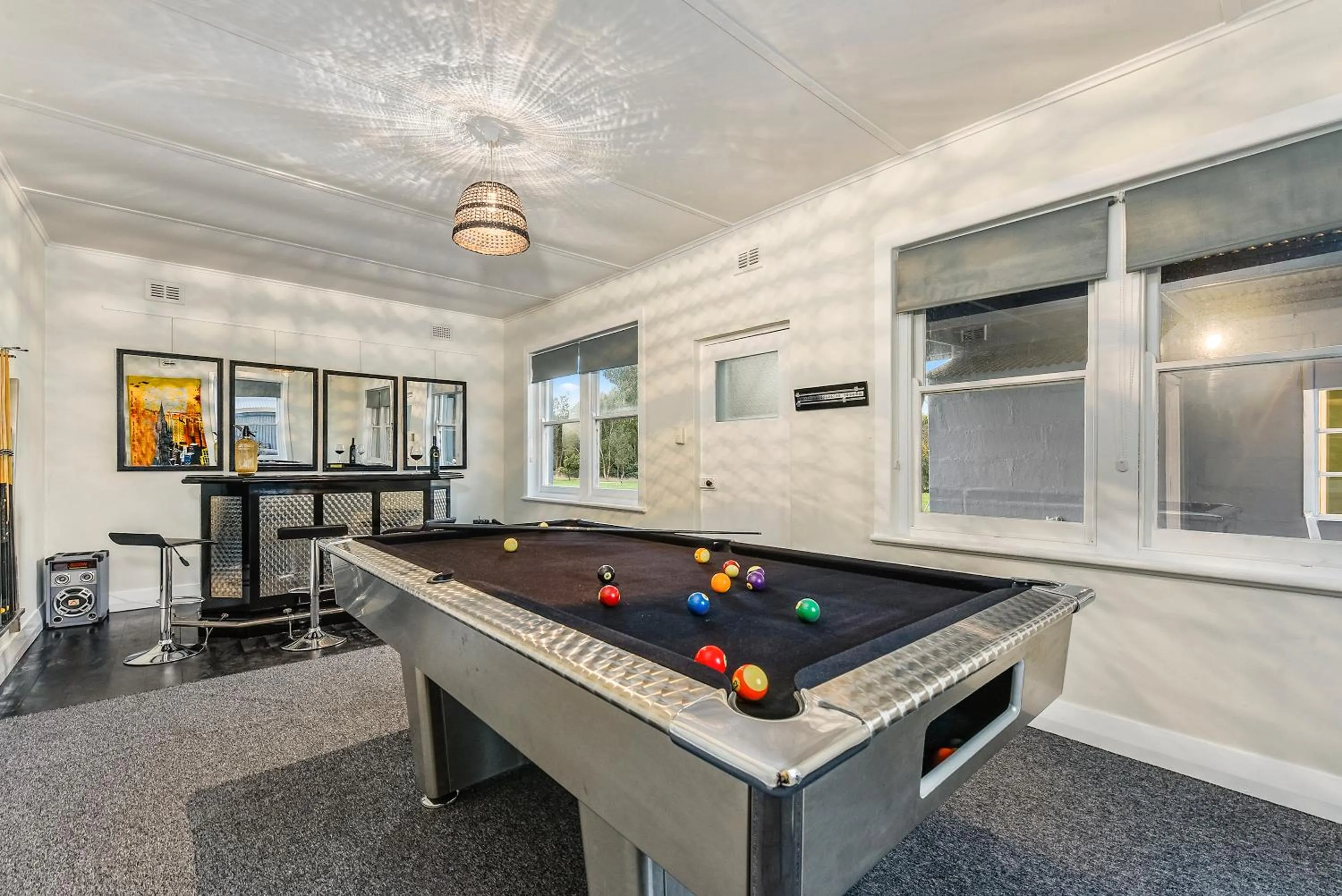 Billiard in The Jazz B&B