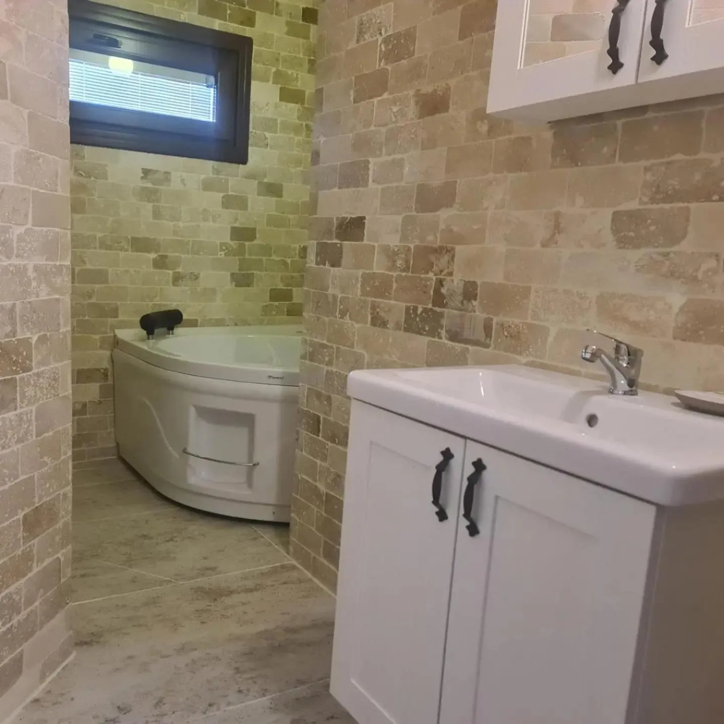 Hot Tub in Polonezköy Country Club & Accommodation in the Wildlife Park!