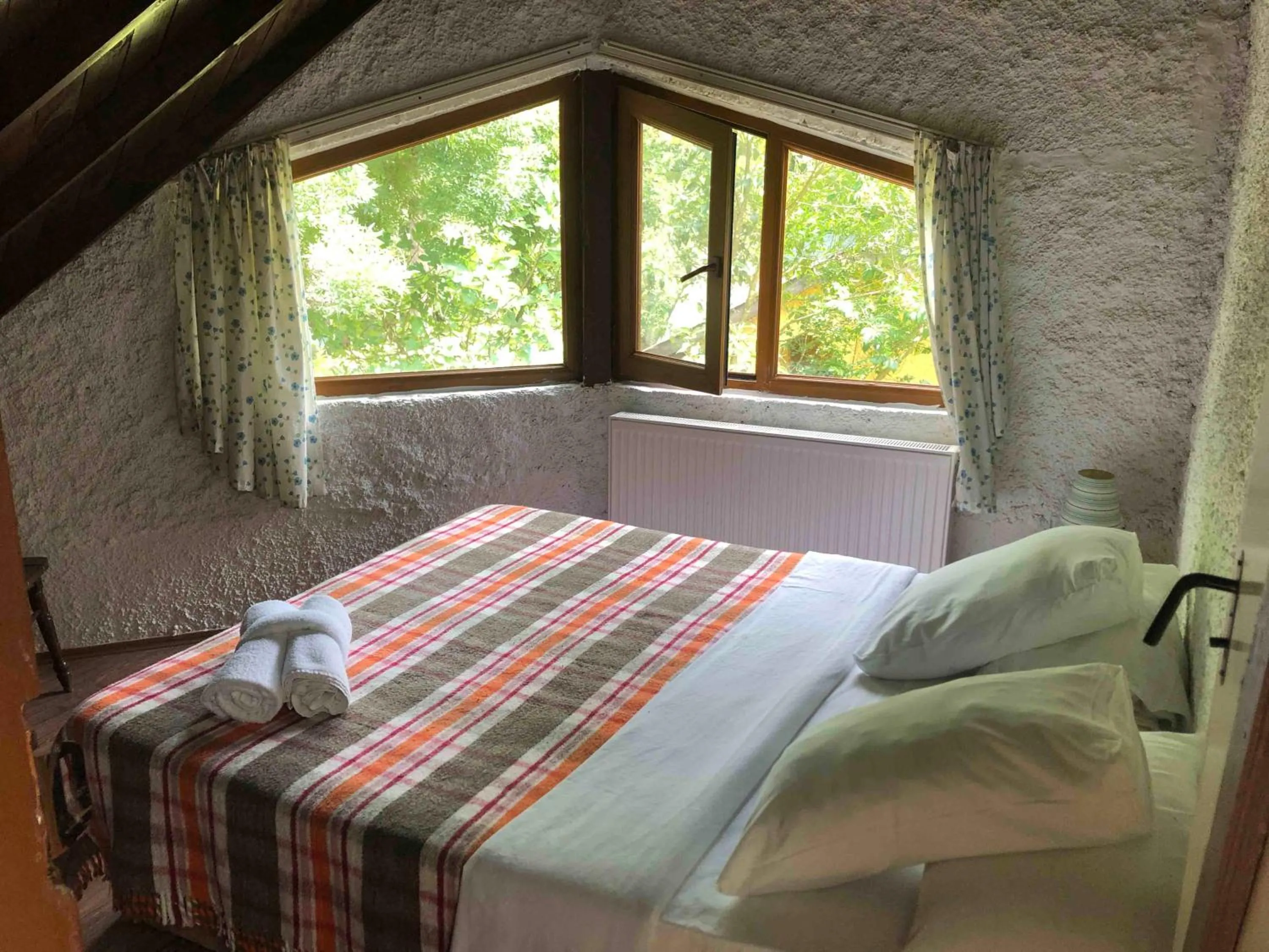 Bed in Polonezköy Country Club & Accommodation in the Wildlife Park!