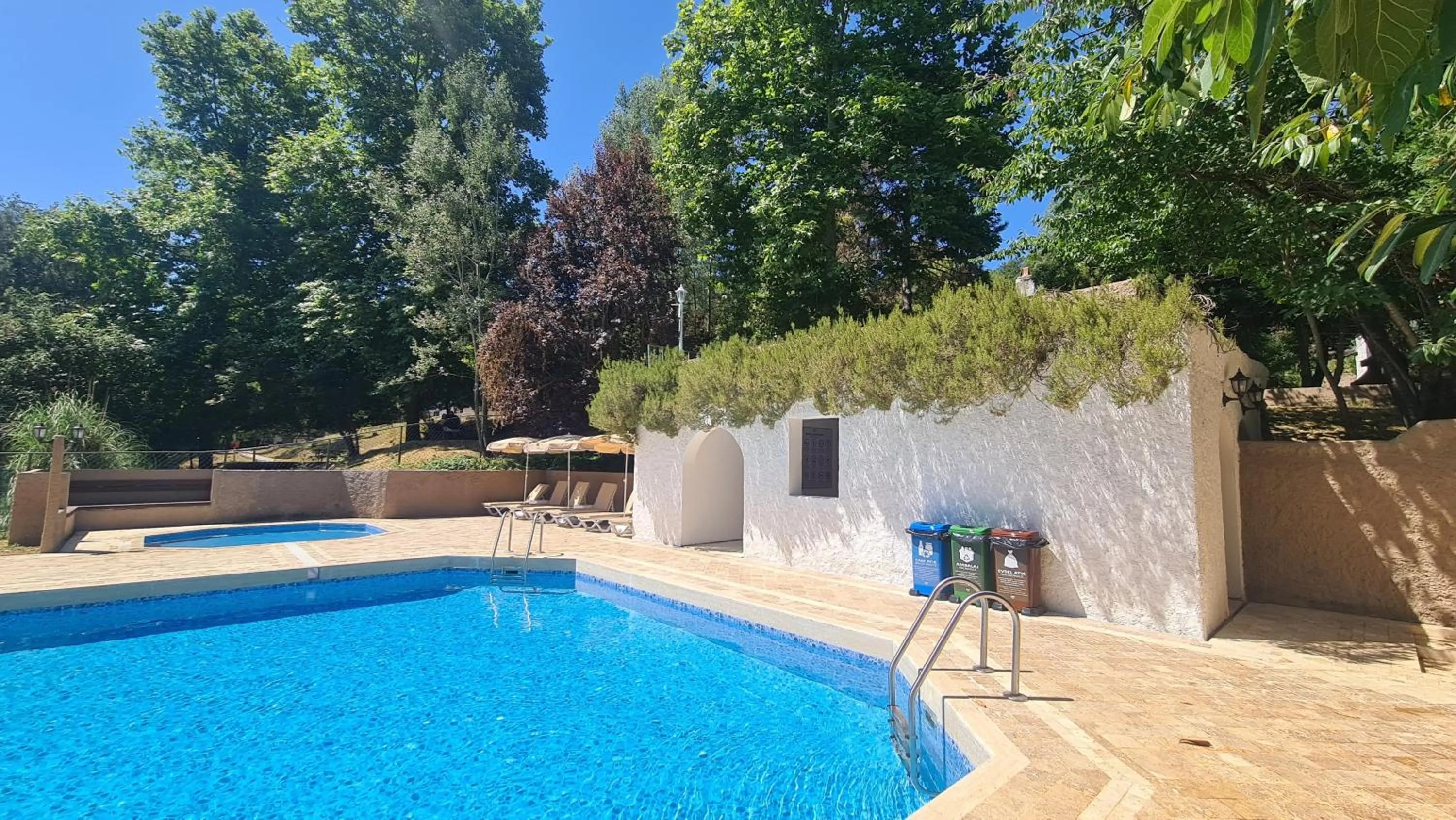 Swimming pool in Polonezköy Country Club & Accommodation in the Wildlife Park!