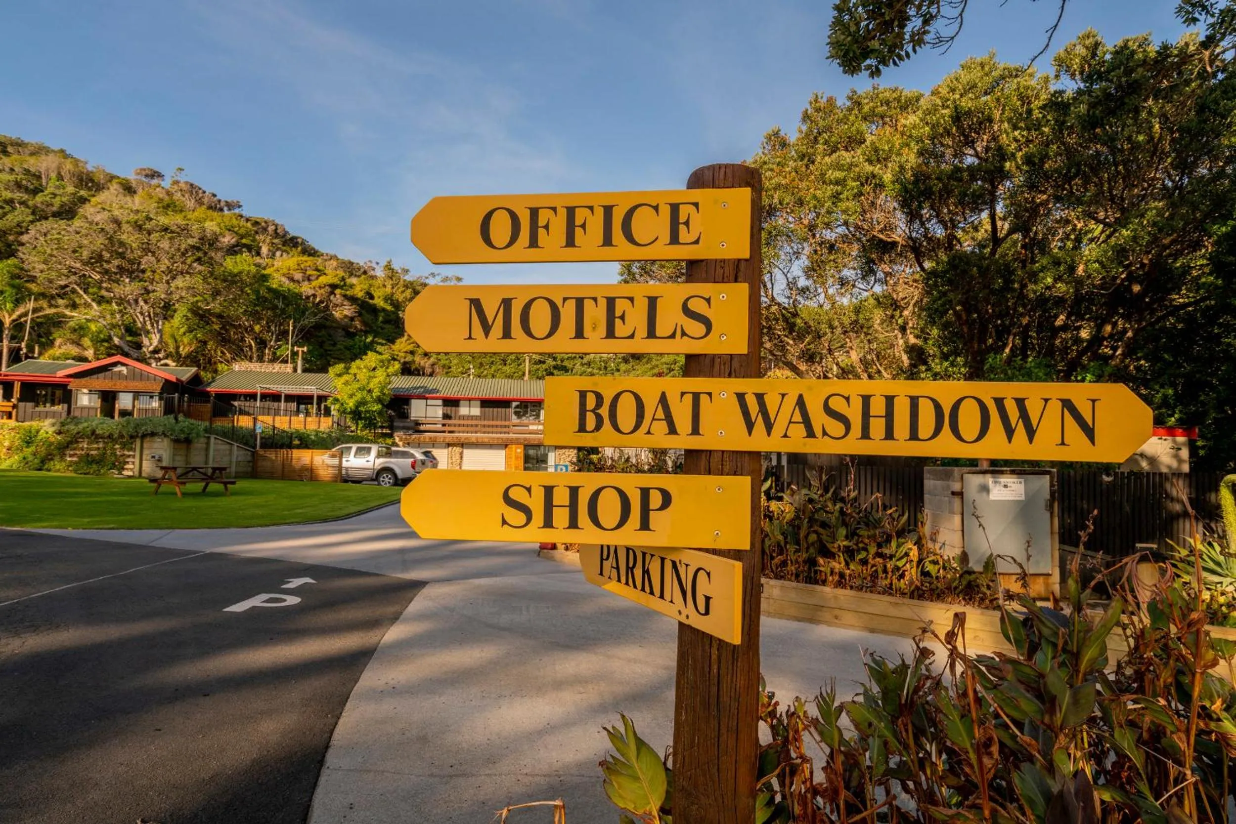 Logo/Certificate/Sign in Anglers Lodge