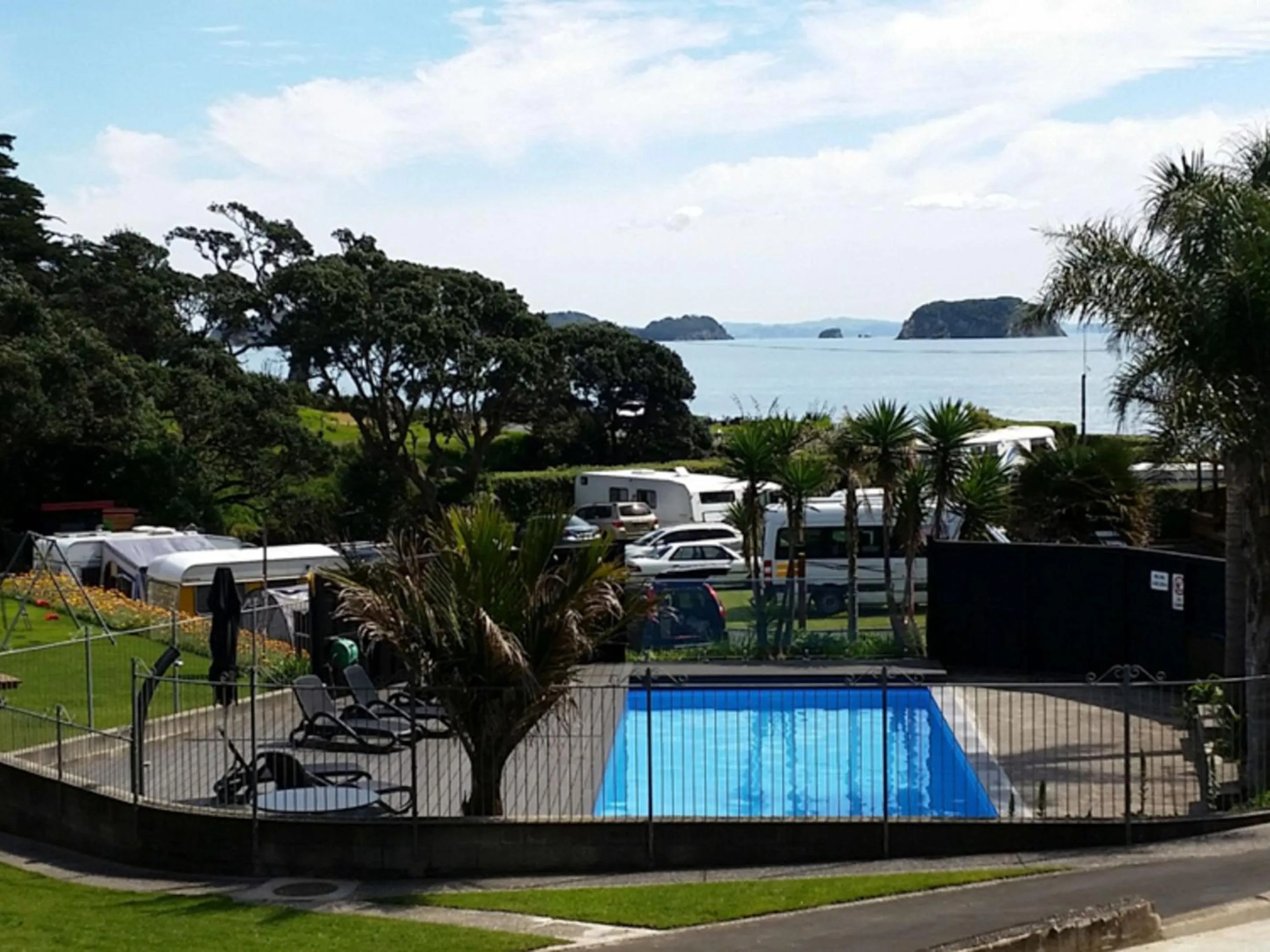 Swimming pool in Anglers Lodge