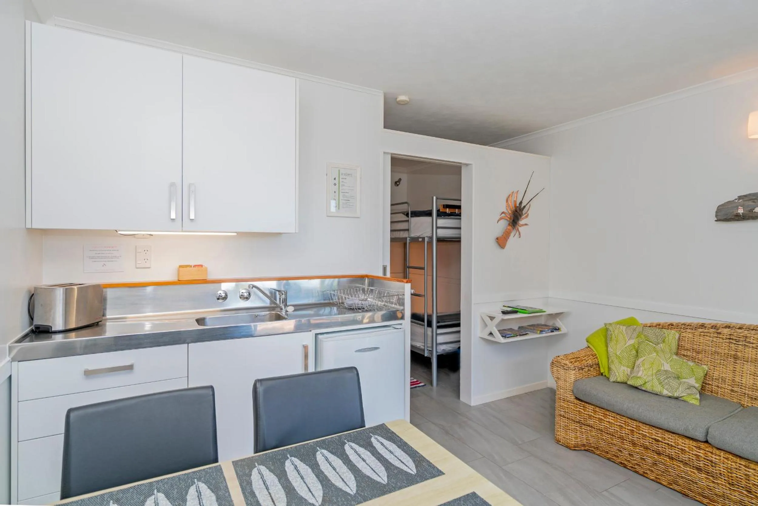 Kitchen or kitchenette in Anglers Lodge