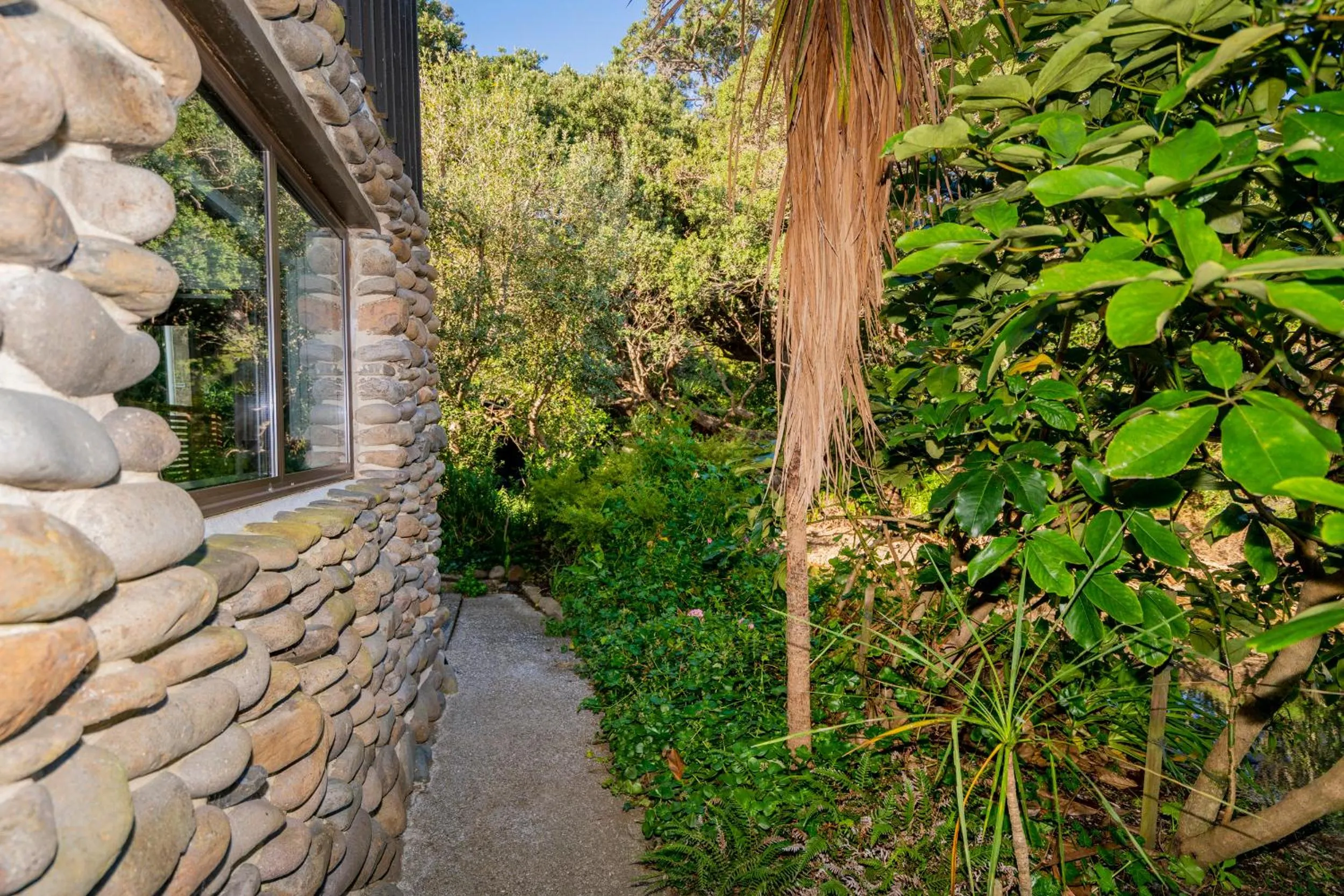 Garden in Anglers Lodge