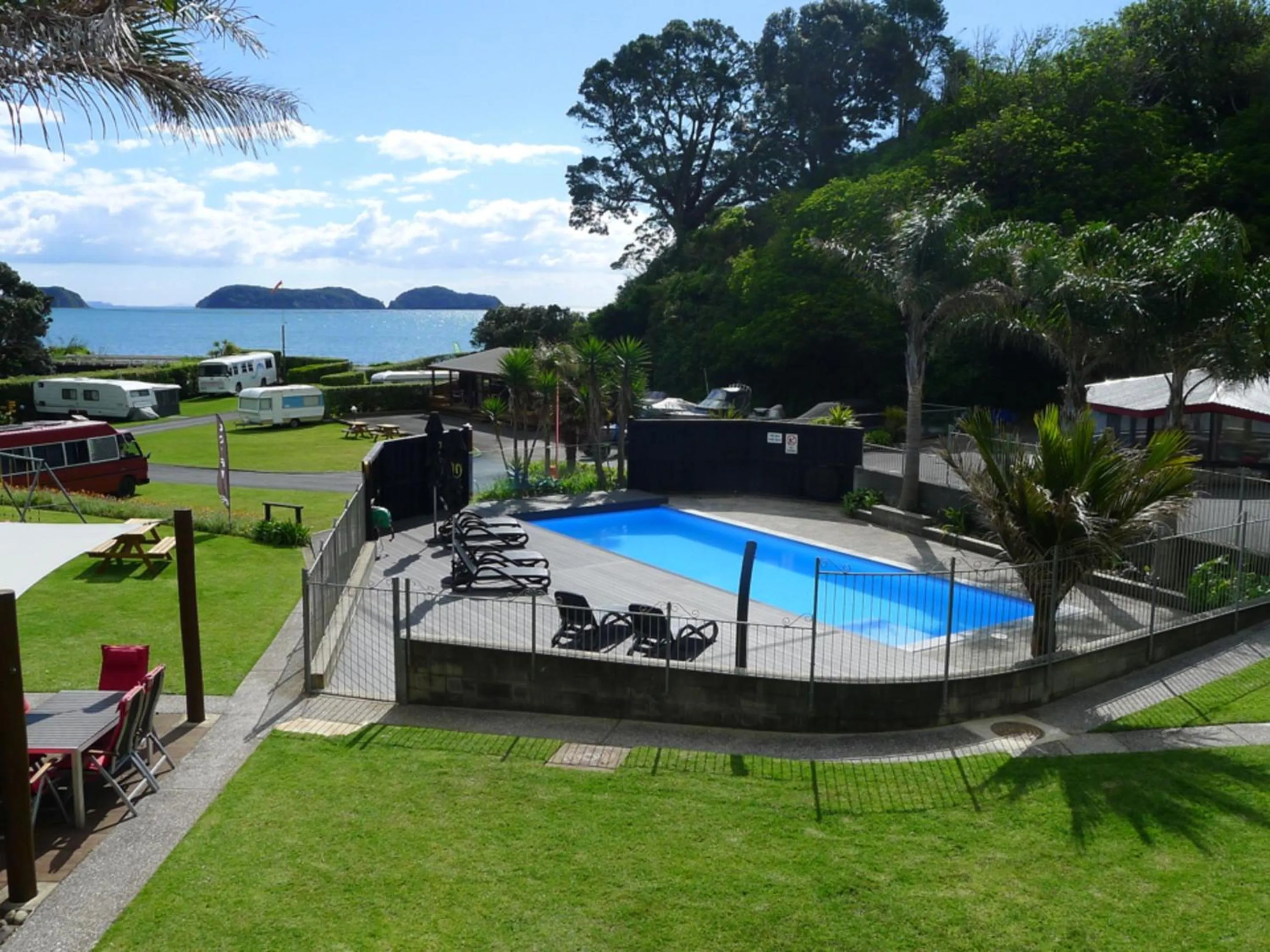Swimming pool in Anglers Lodge