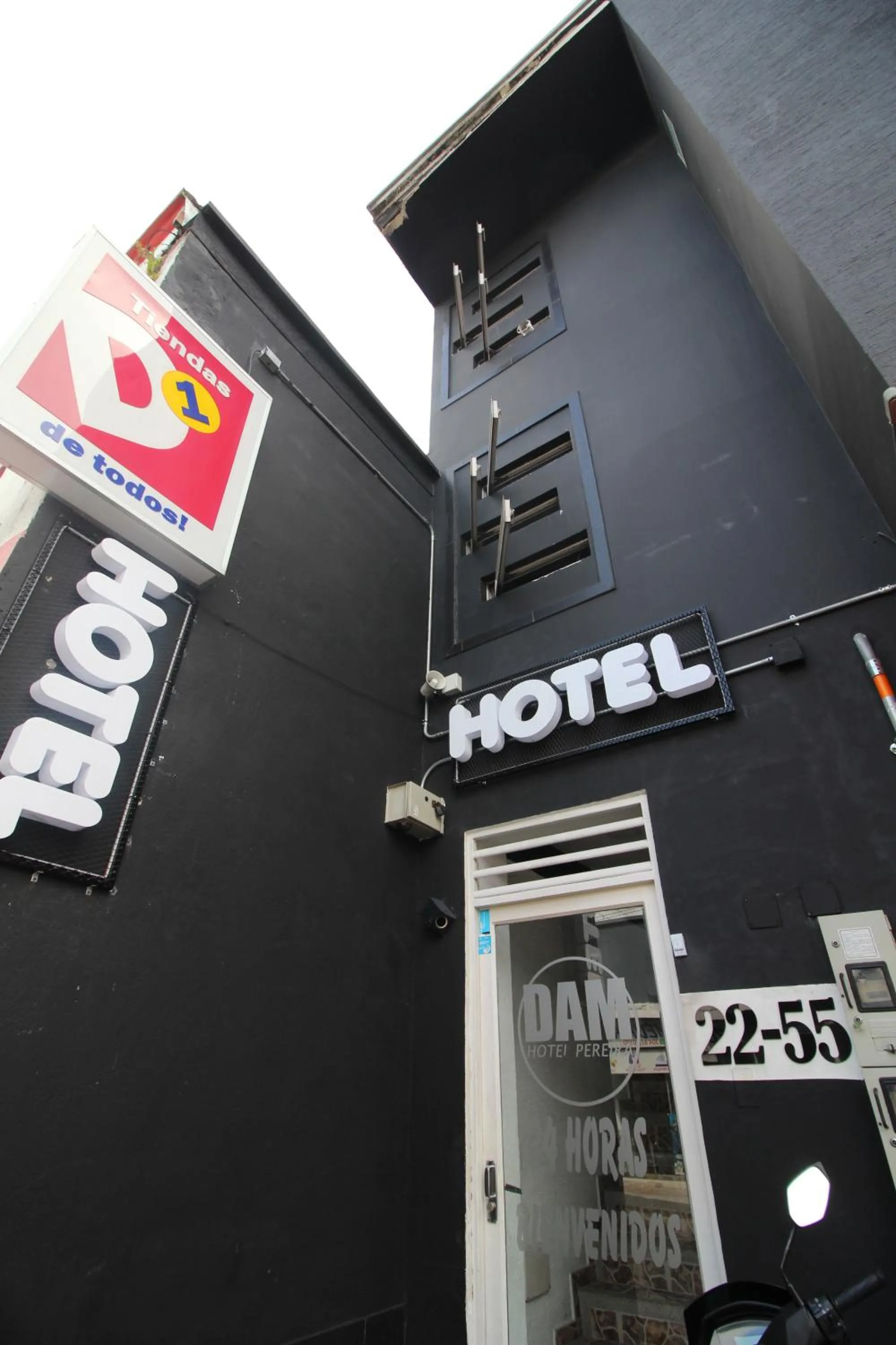 Facade/entrance in DAM Hotel Pereira