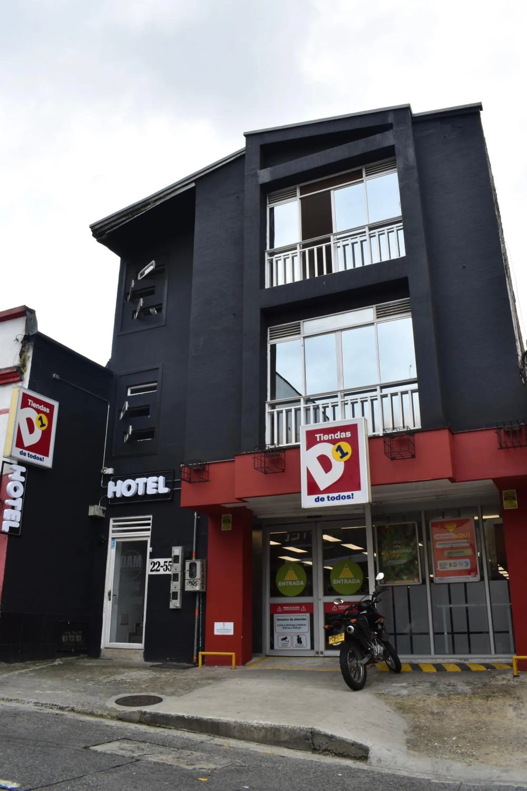 Facade/entrance in DAM Hotel Pereira