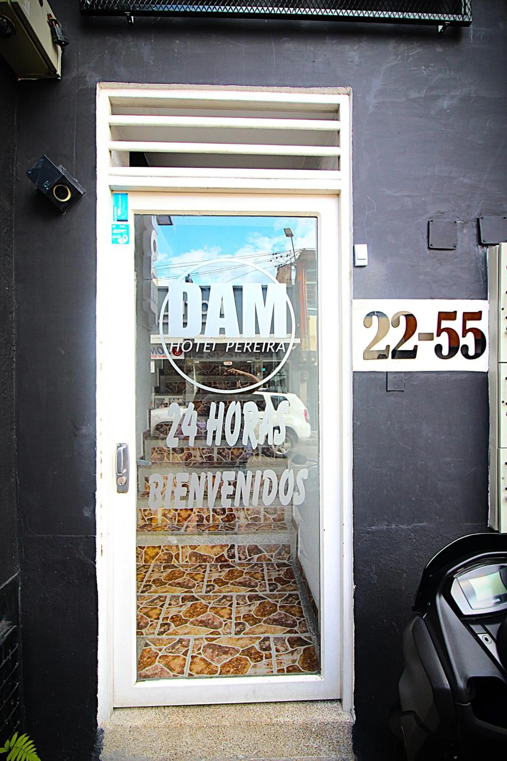 Facade/entrance in DAM Hotel Pereira