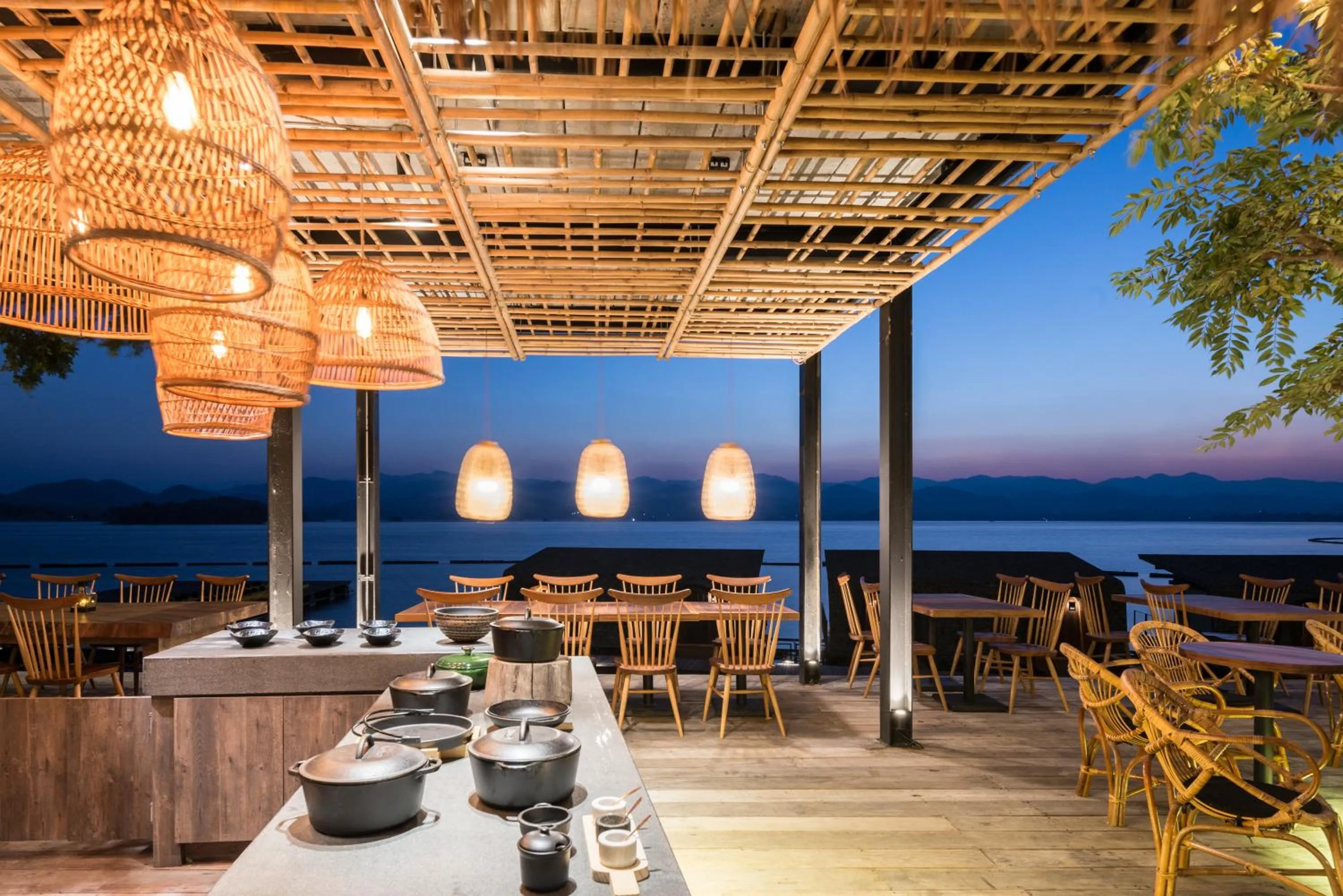 Restaurant/places to eat in Z9 Resort