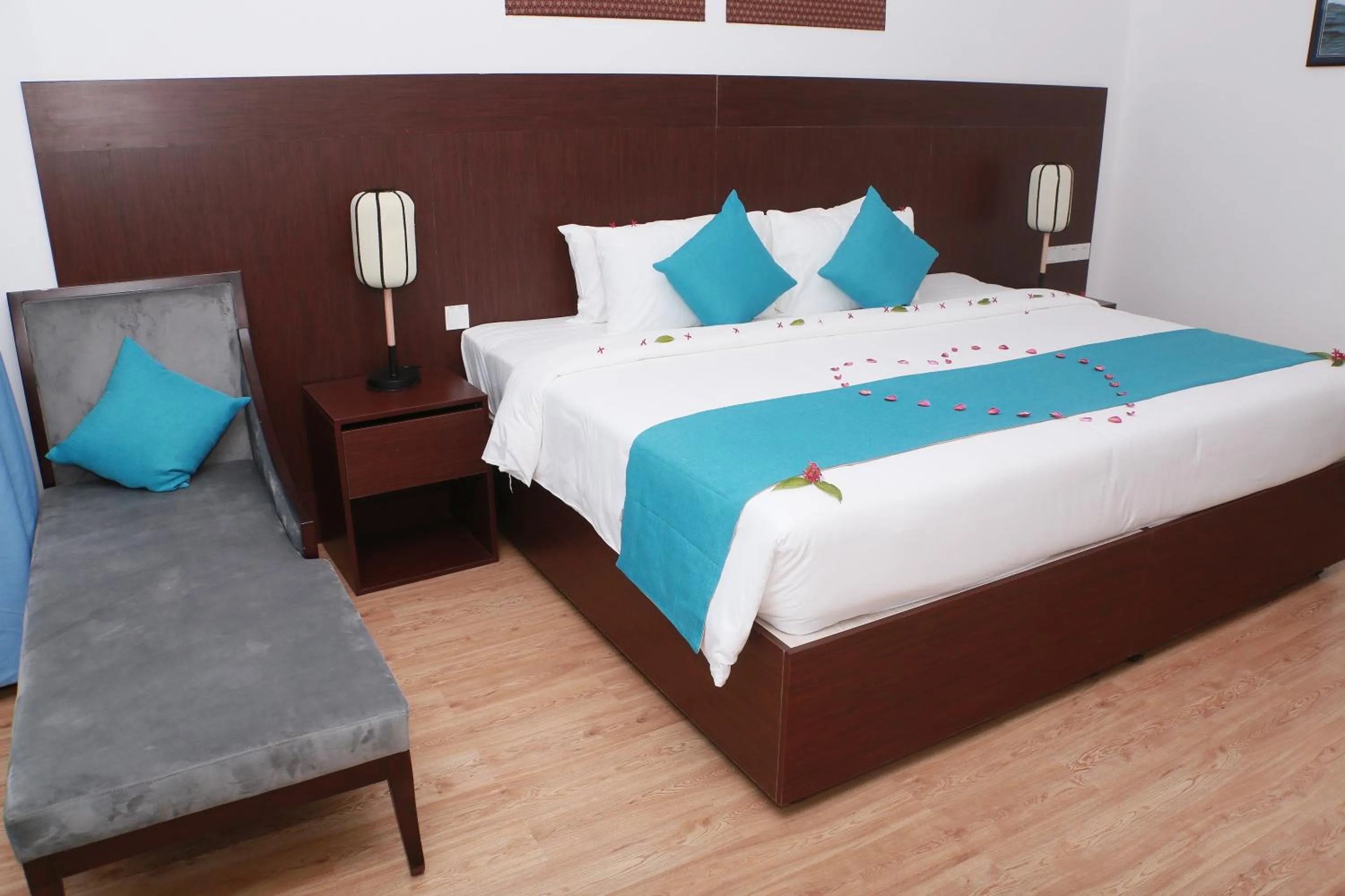 Bed in Sealong Bay ZhongQi Conifer Hotel 海龙湾中启康年酒店