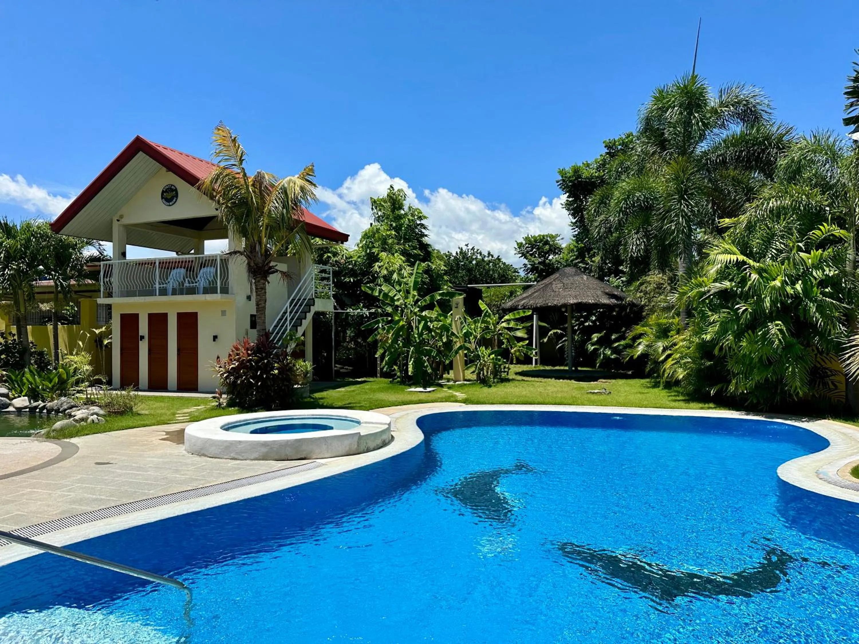 Swimming pool in Strutz Art Garden Resort