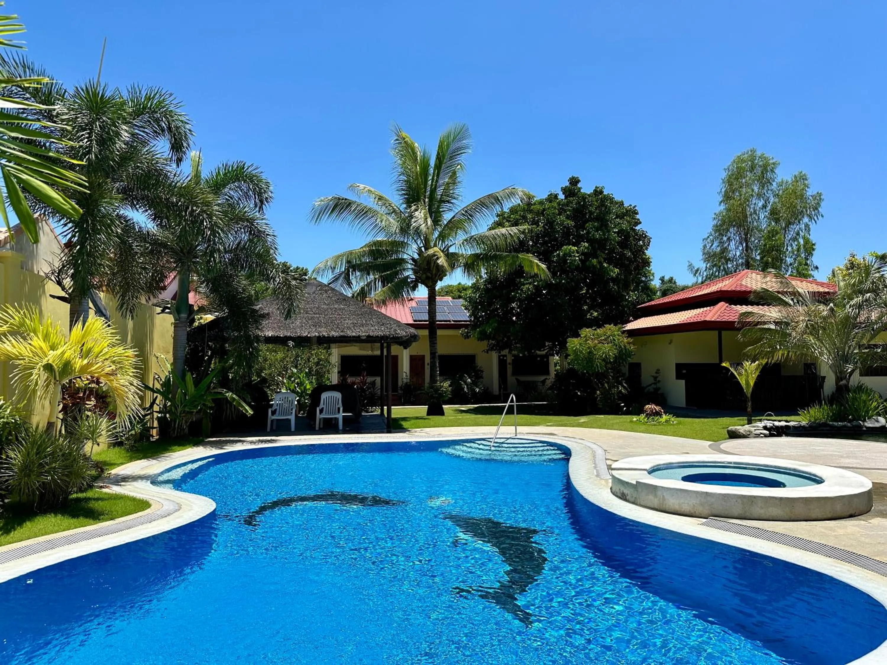 Swimming pool in Strutz Art Garden Resort