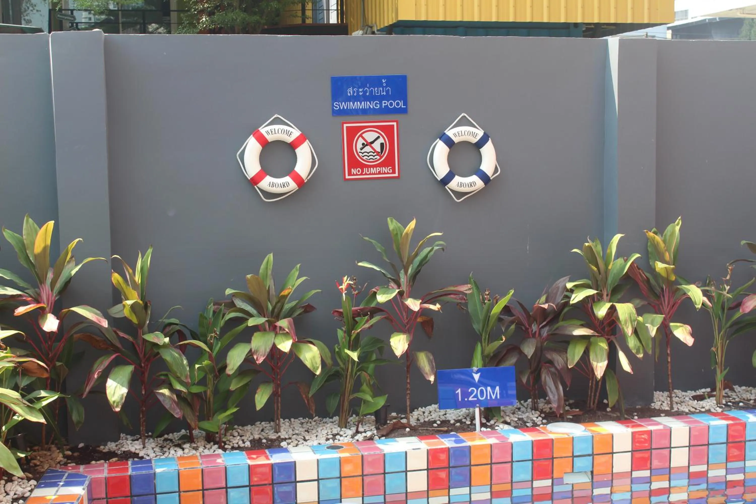 Logo/Certificate/Sign in H-District Boutique Poshotel