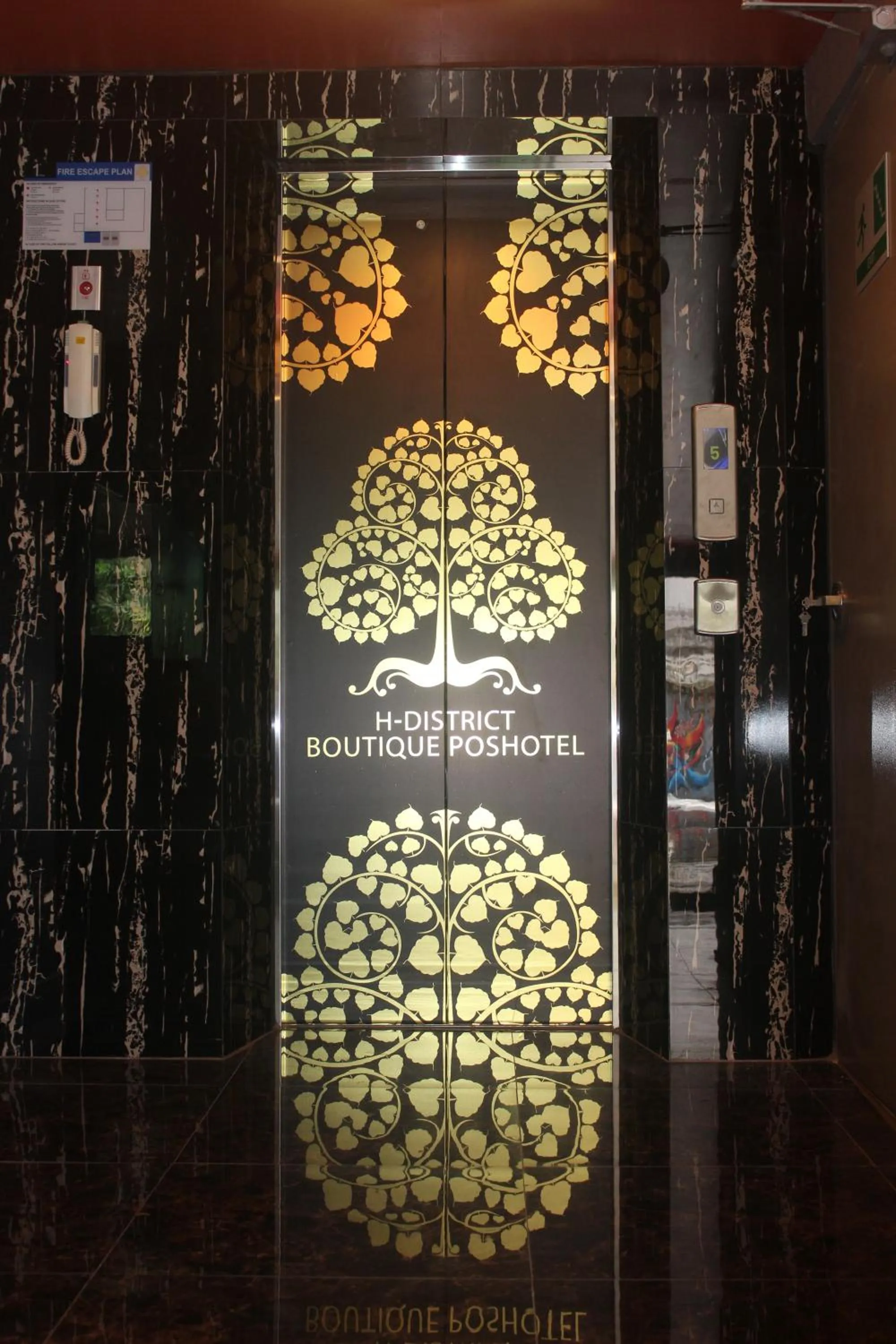 Property building in H-District Boutique Poshotel