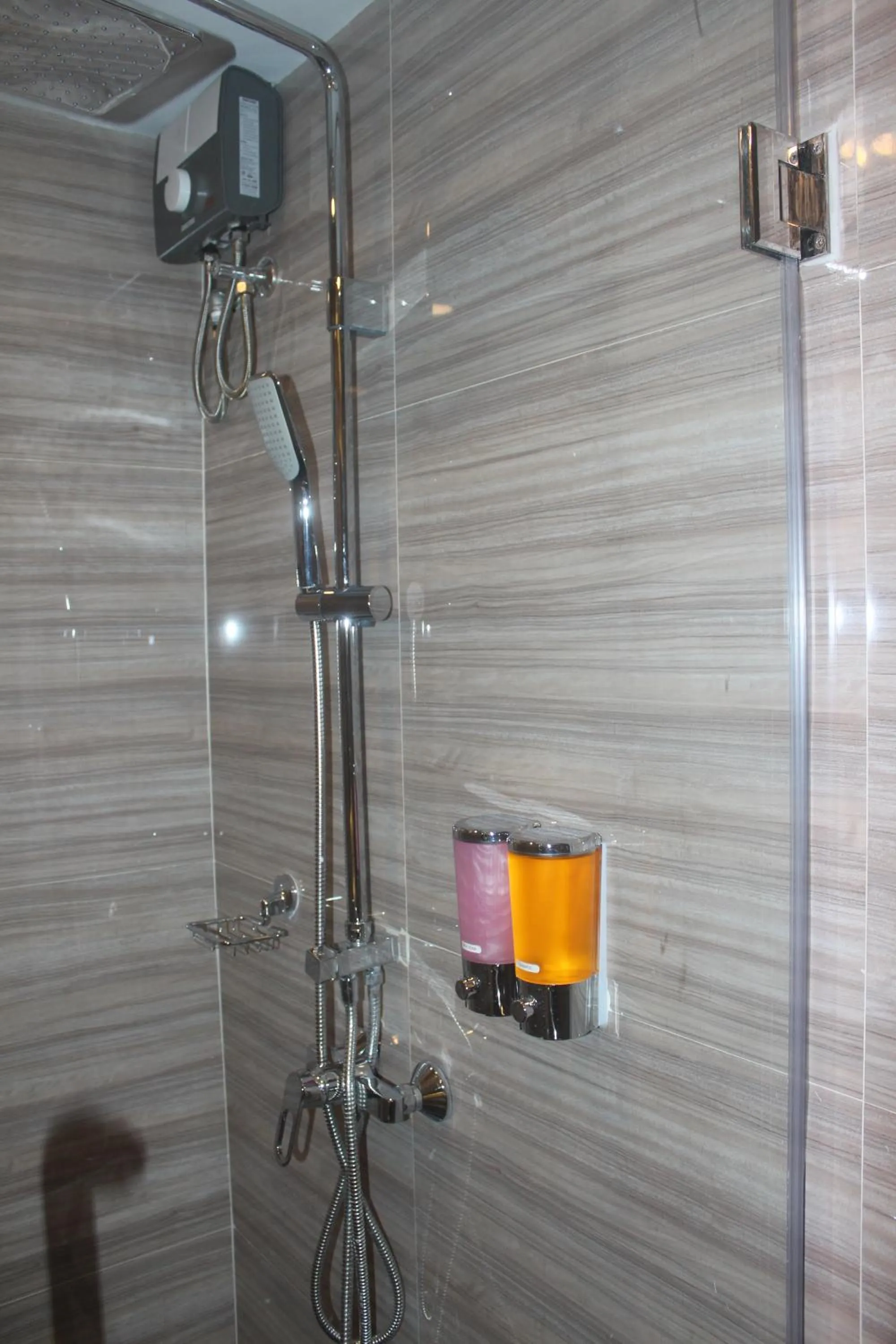 Shower in H-District Boutique Poshotel