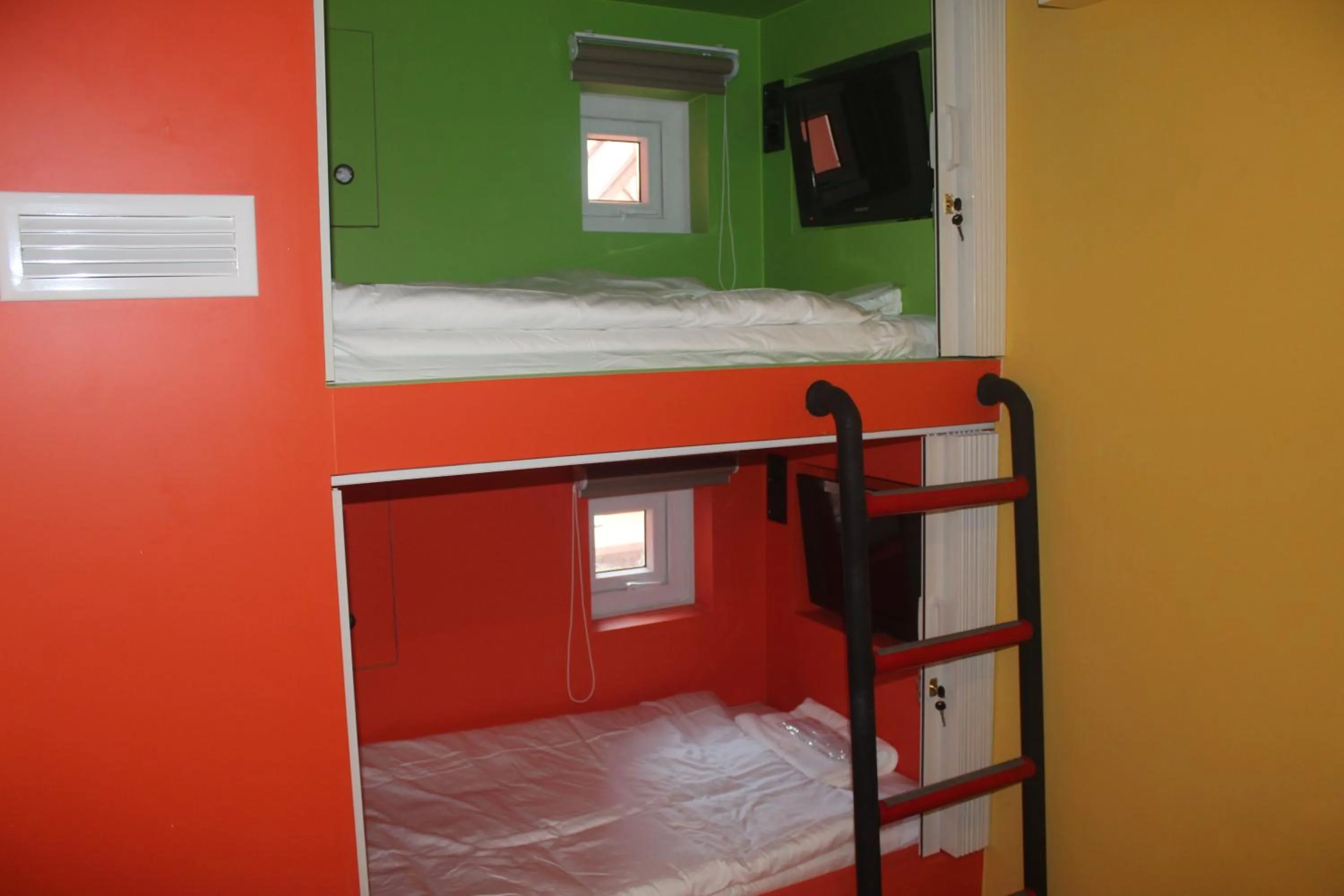 TV and multimedia in H-District Boutique Poshotel