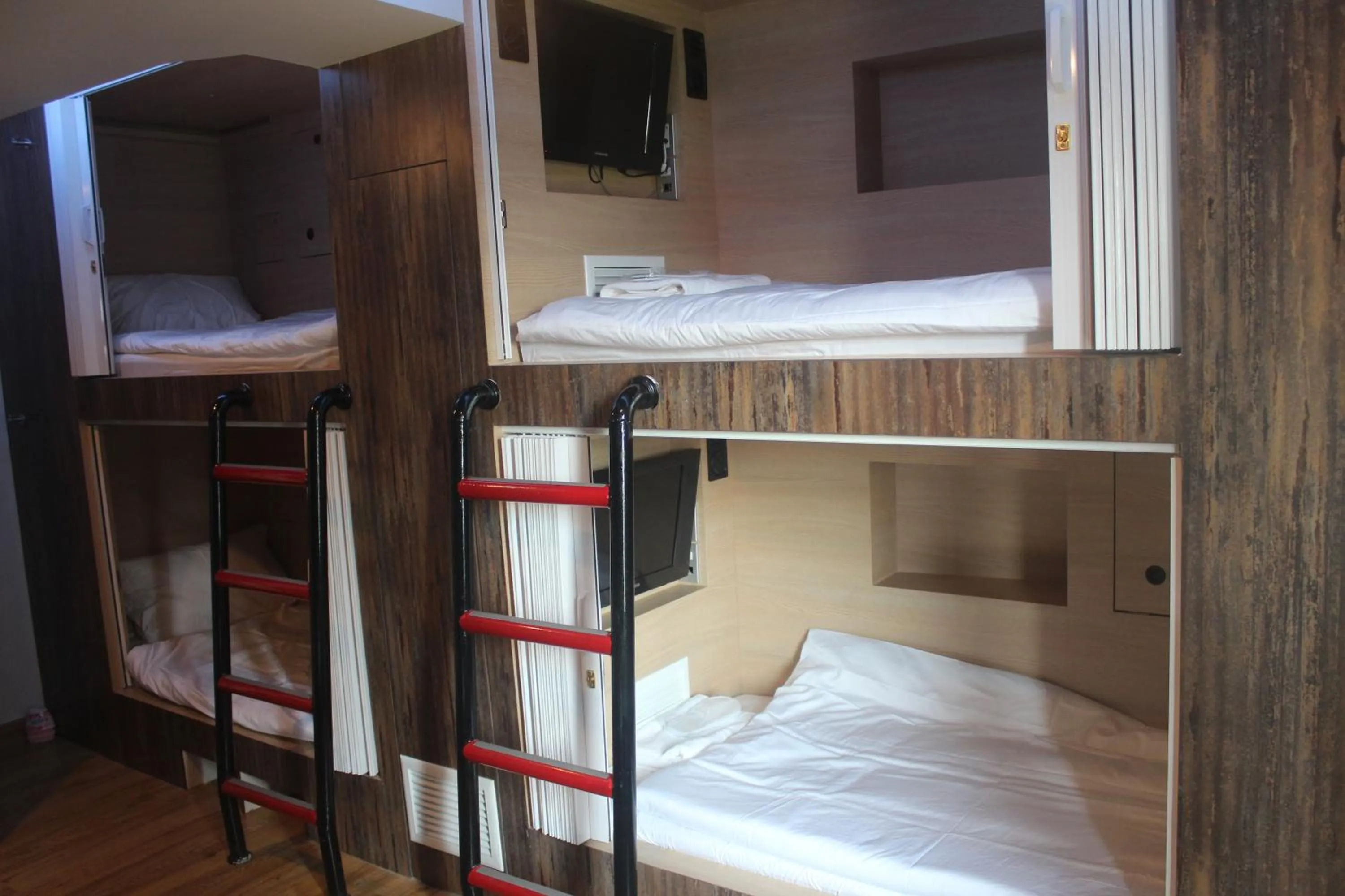 TV and multimedia, Bed in H-District Boutique Poshotel