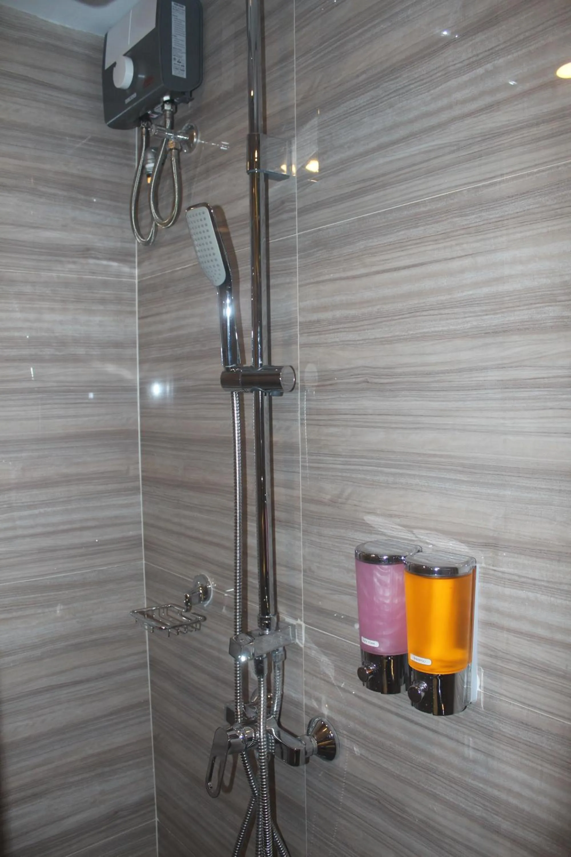 Shower in H-District Boutique Poshotel