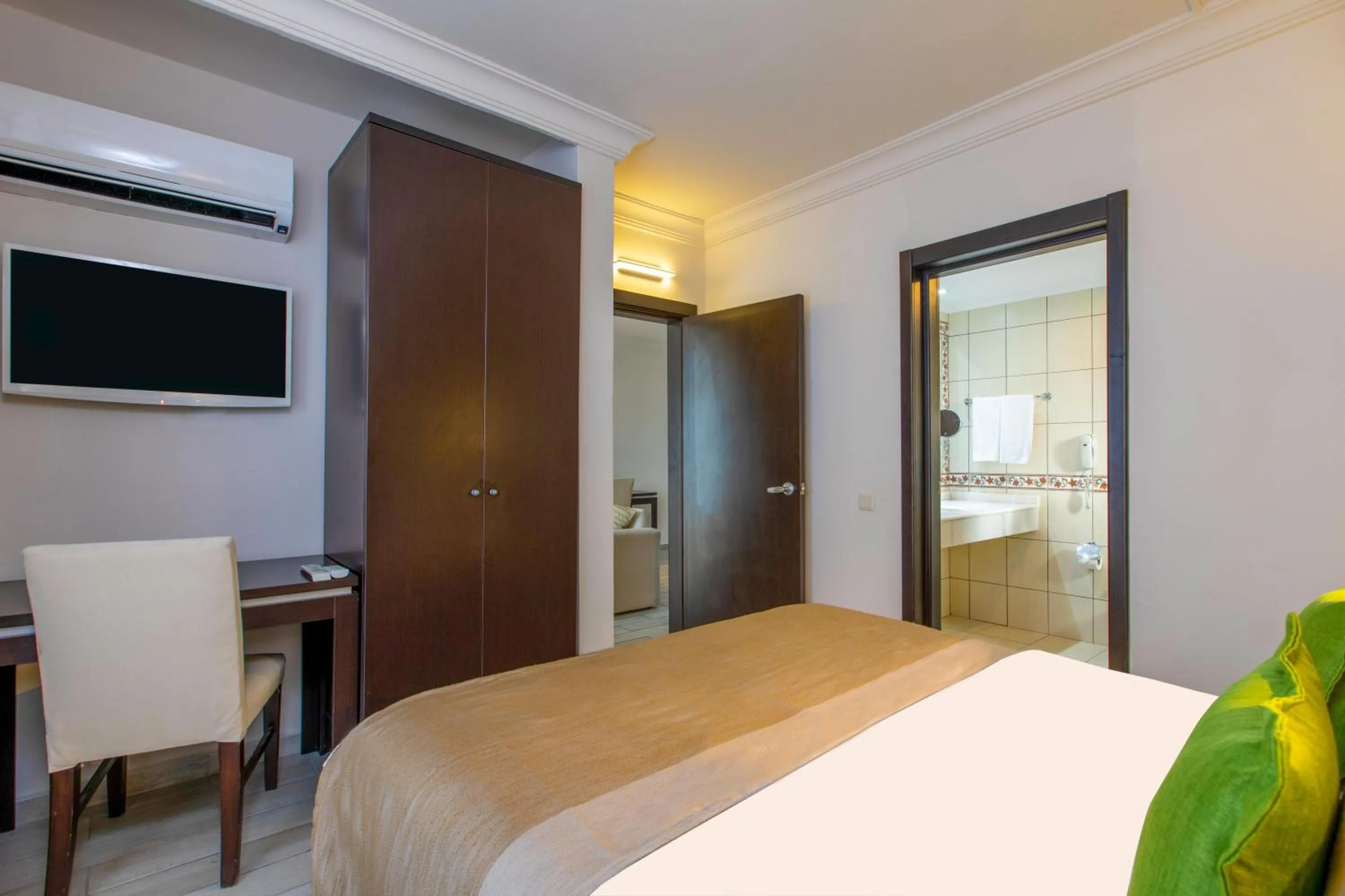 TV and multimedia, Bed in Marmaris Bay Resort - Adults Only