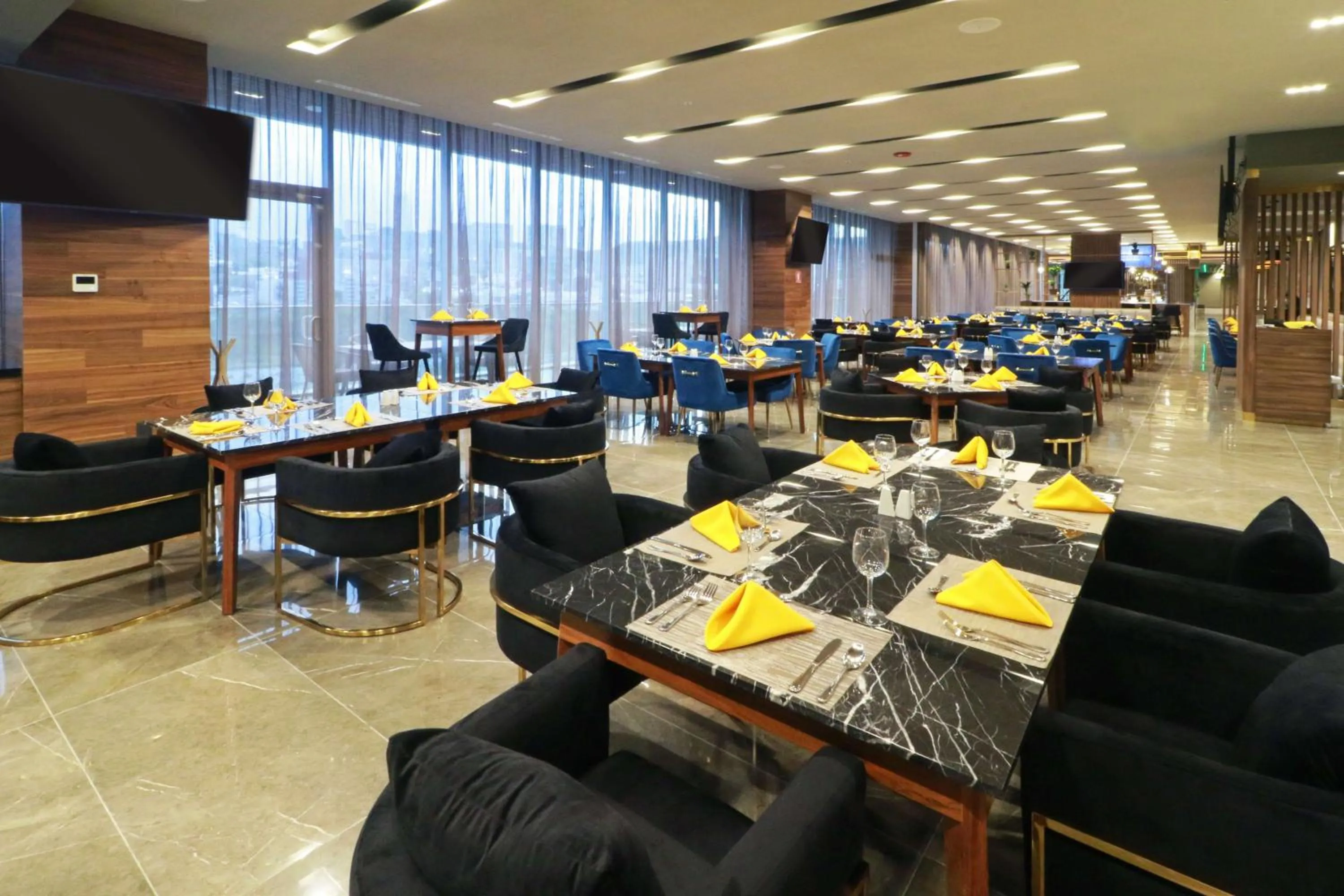 Restaurant/places to eat in Hilton Garden Inn Monterrey Obispado