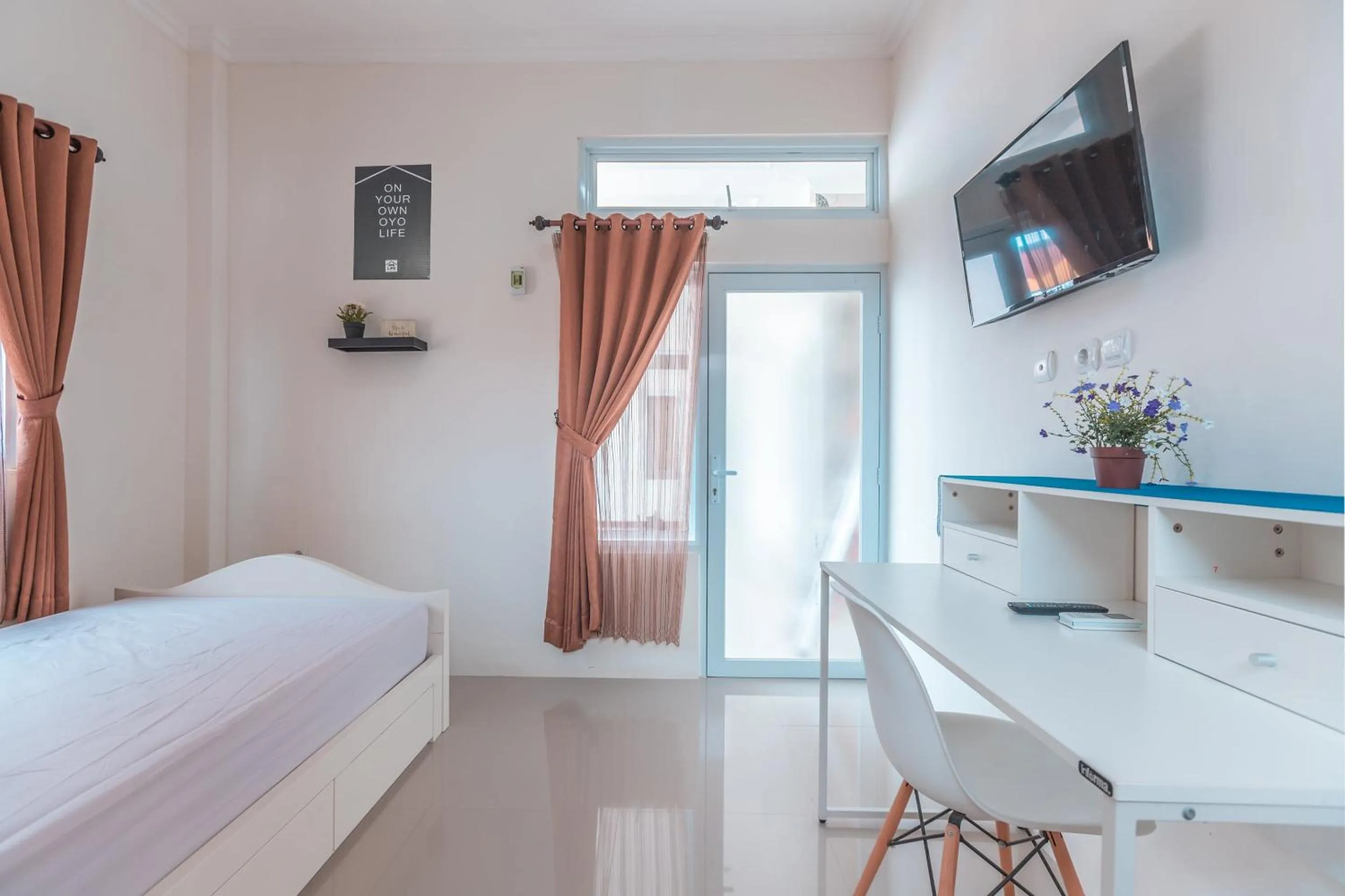 Bedroom, Bed in OYO Life 2658 Kost Rasyamada