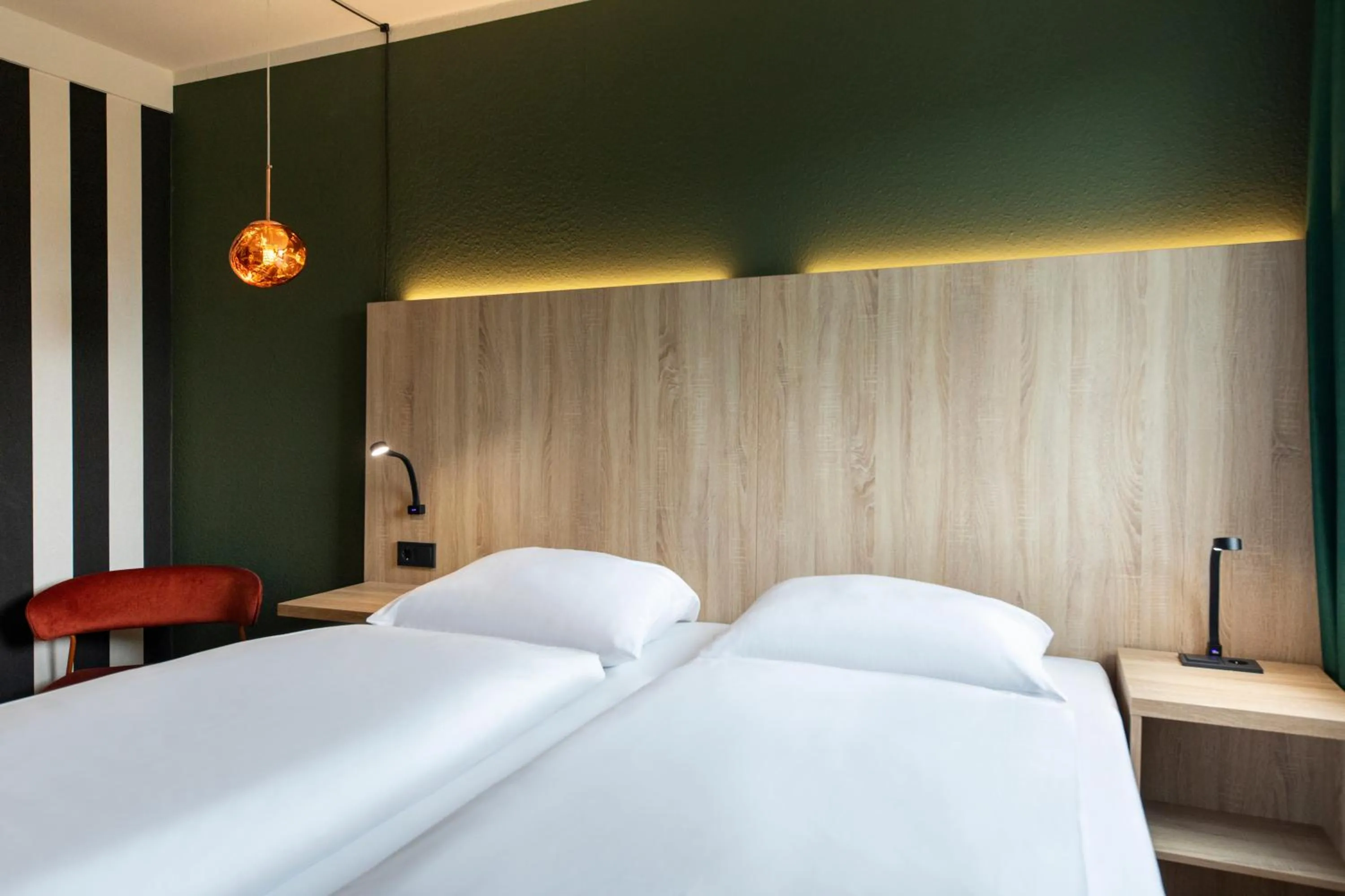 Bedroom, Bed in ACHAT Hotel Monheim am Rhein