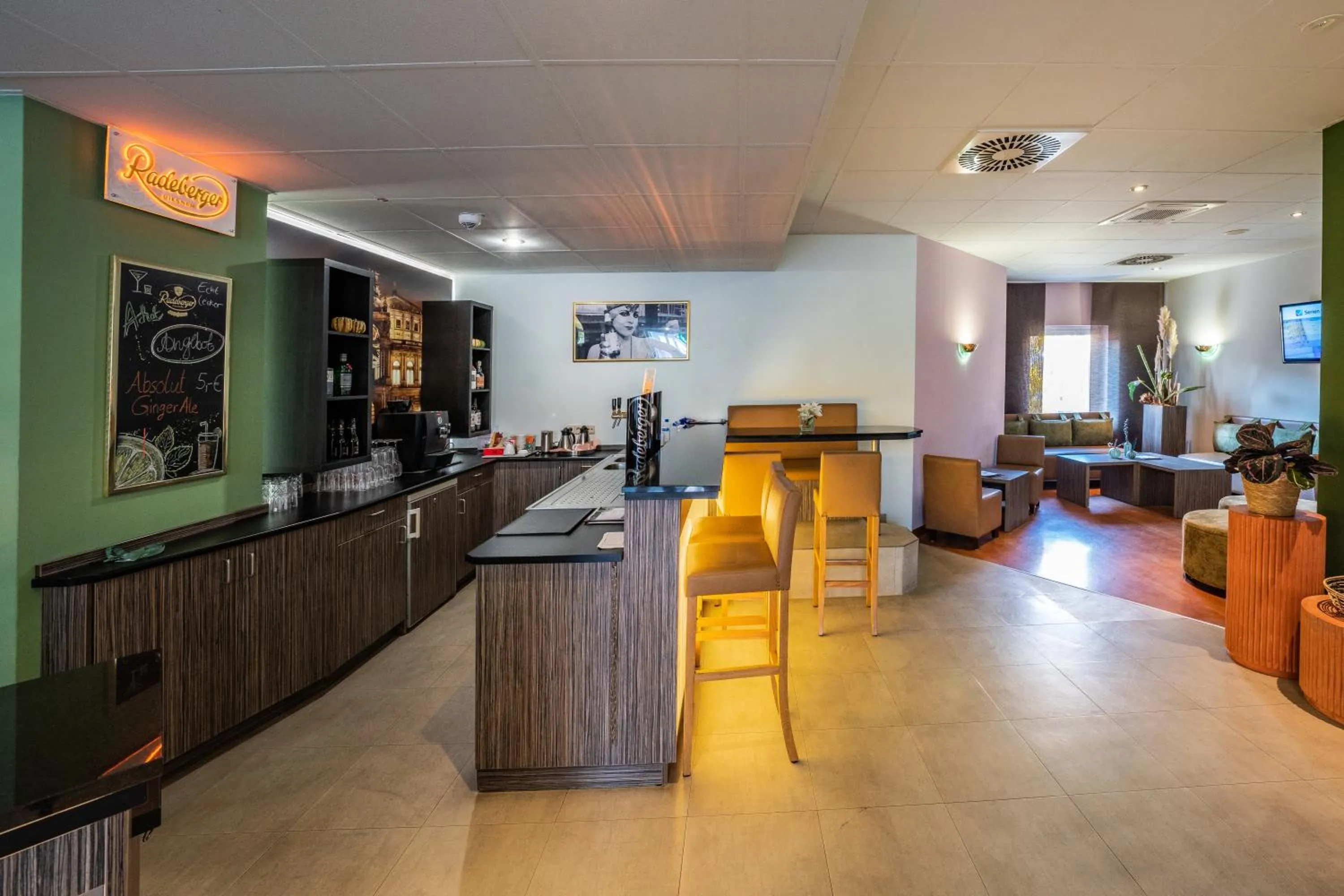 Lounge or bar in ACHAT Hotel Dresden Altstadt